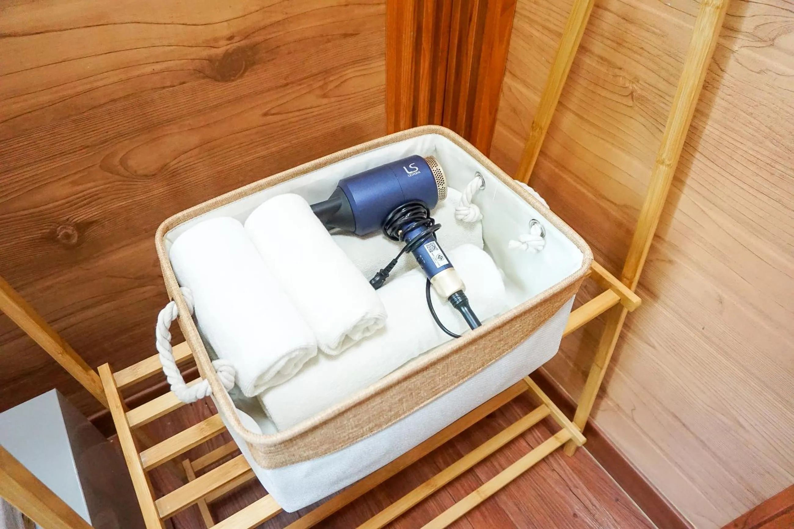 hair dryier in Beung Sampathuan Nakornchaisri Resort