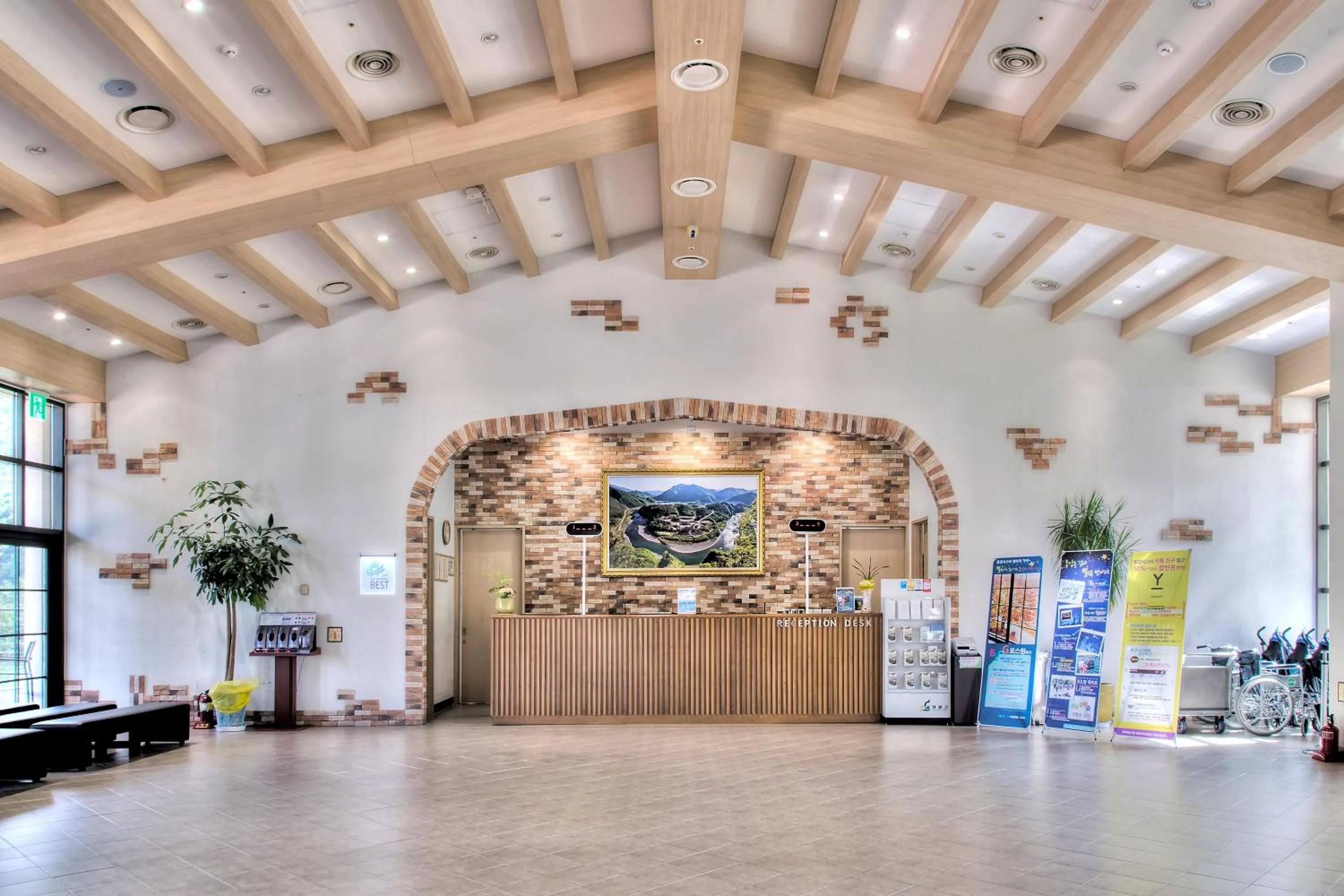 Lobby or reception in Tops10 Resort Donggang Cistar