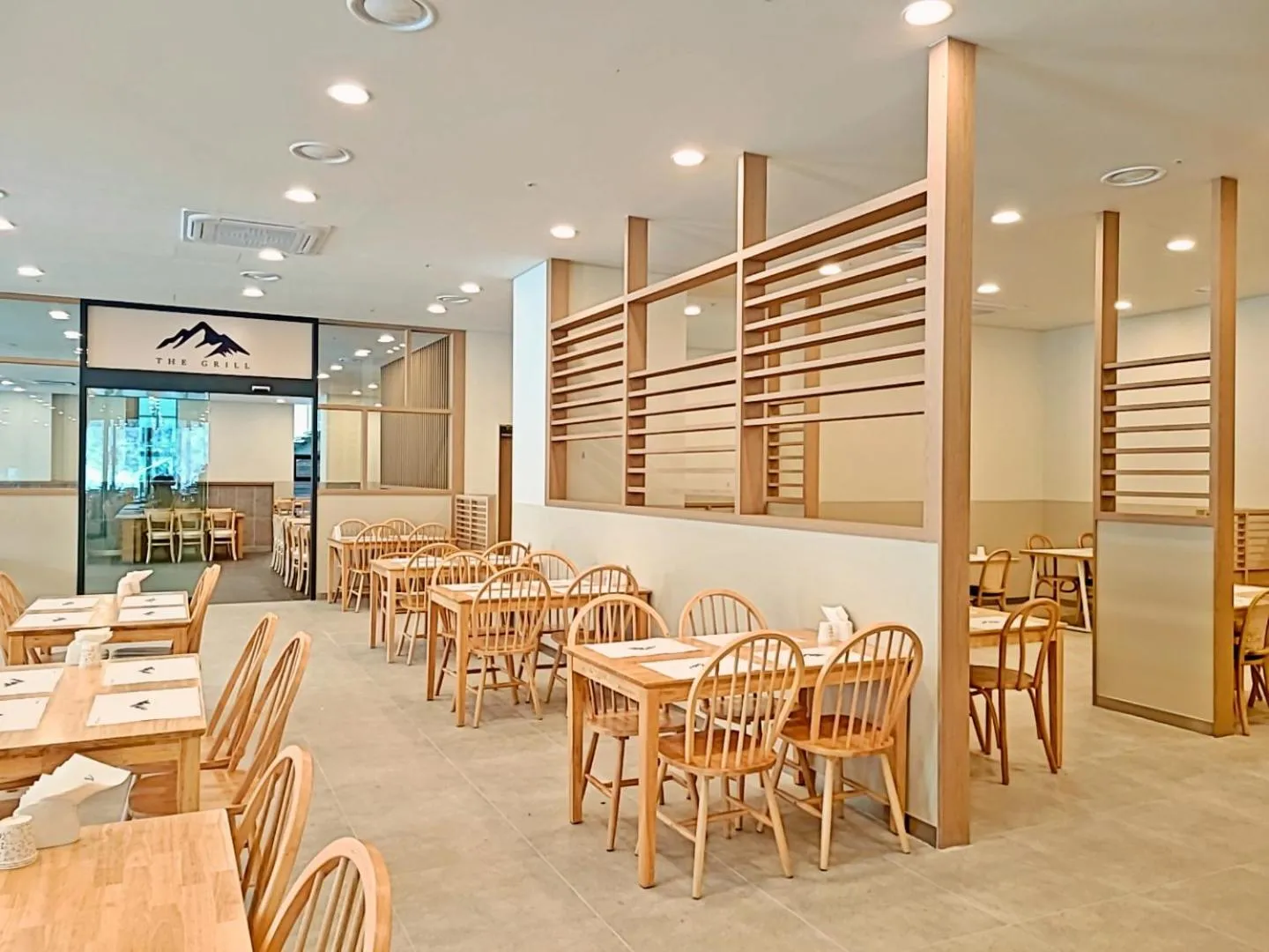 Restaurant/places to eat in Tops10 Resort Donggang Cistar