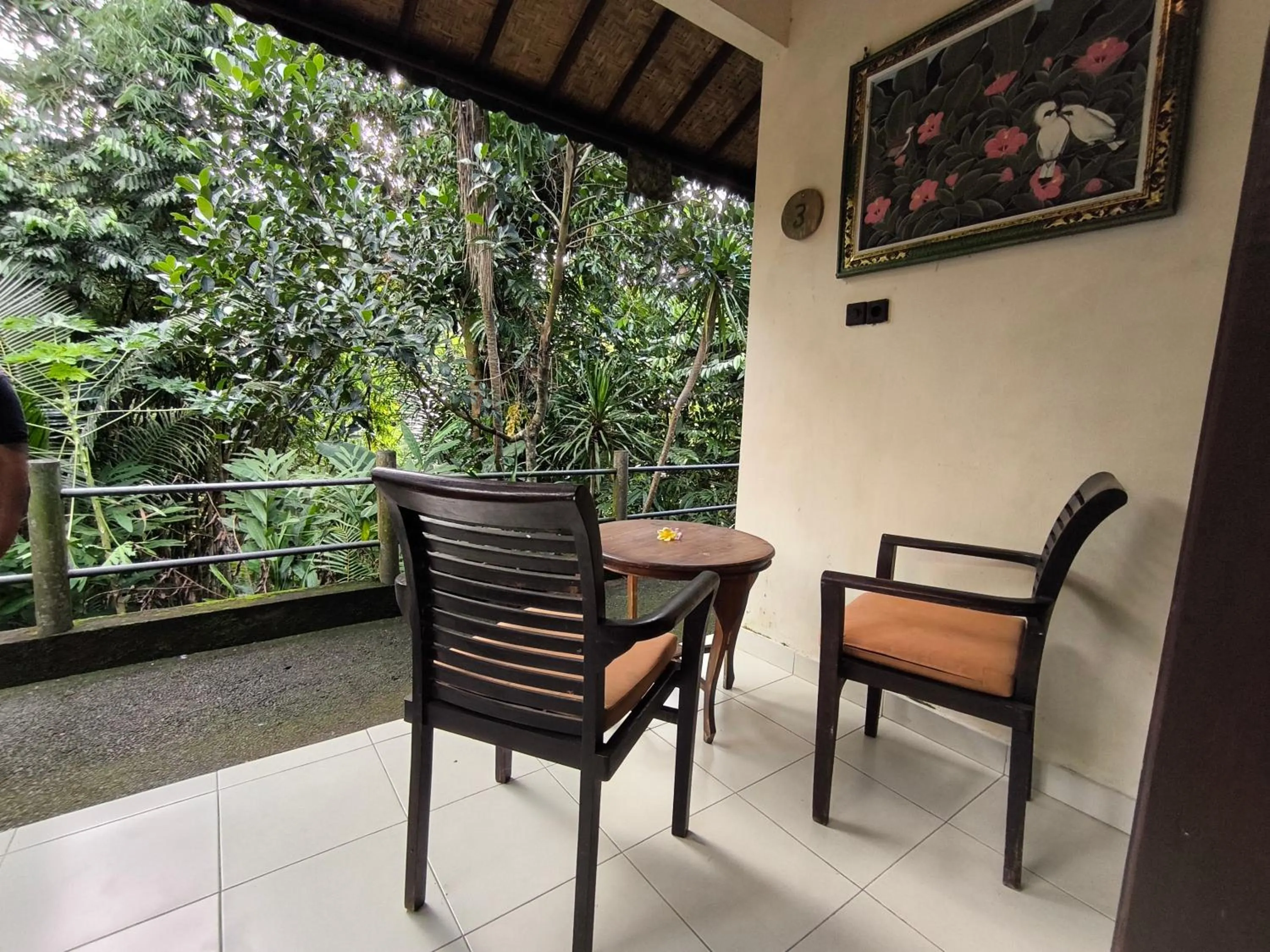 Patio in Omah D'Taman by EPS