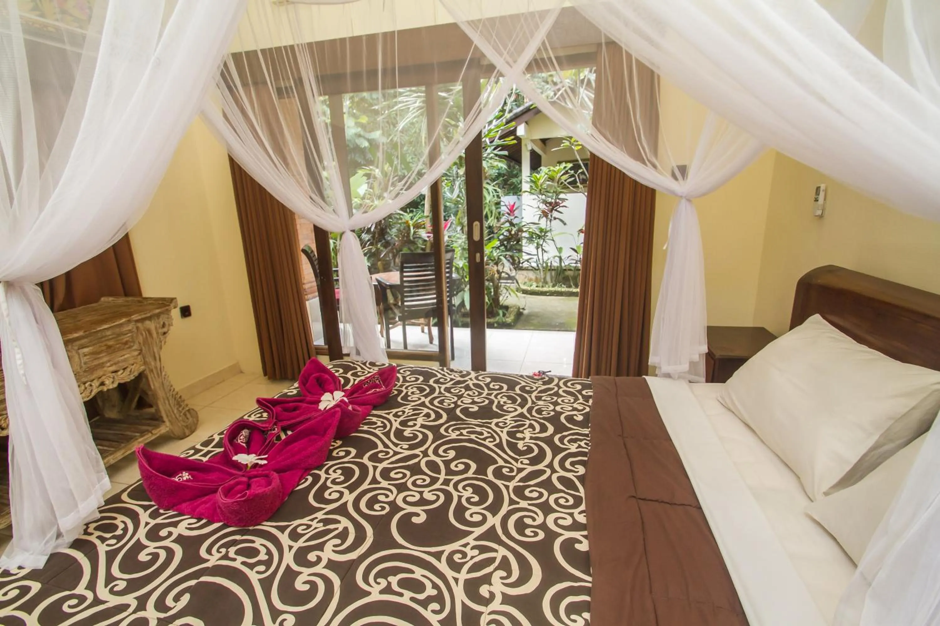 Bed in Omah D'Taman by EPS