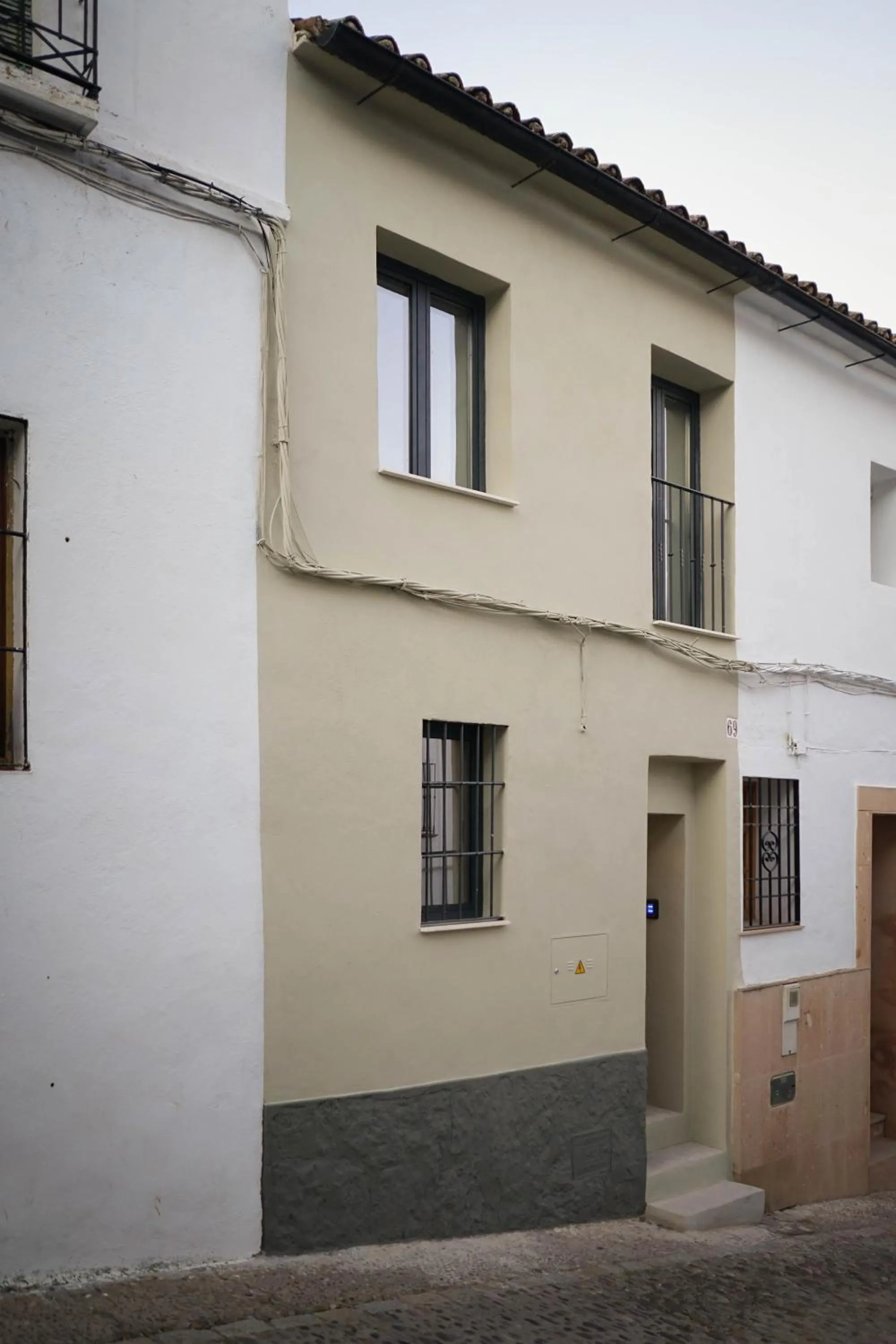 Property building in Ronda Center Apartments with Pool