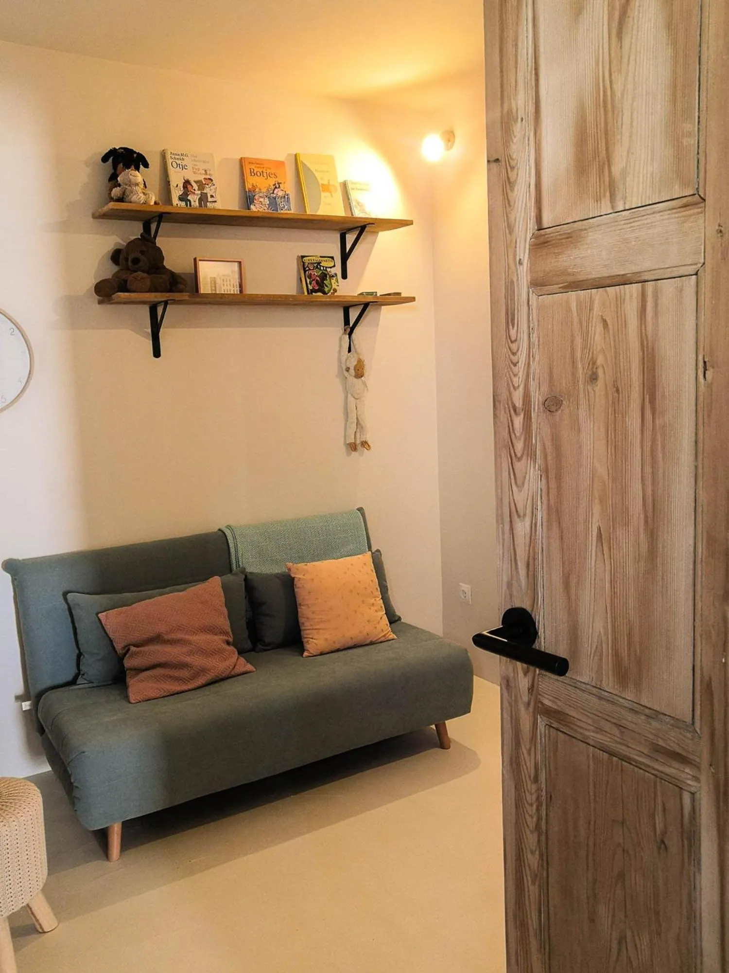 Living room in Ronda Center Apartments with Pool