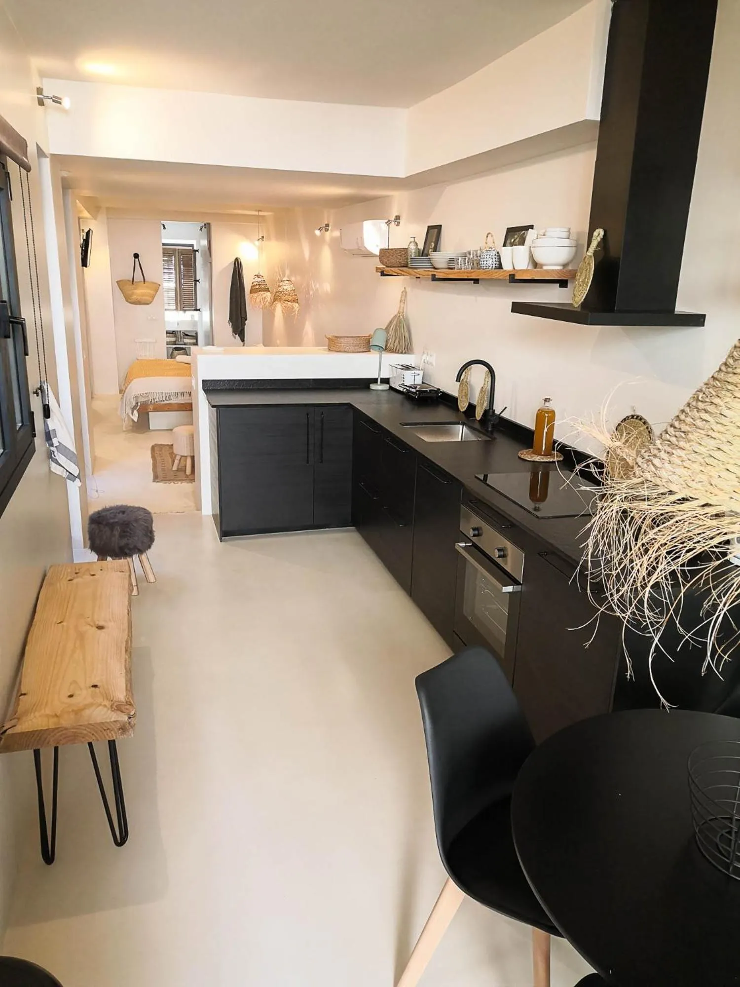 Kitchen or kitchenette in Ronda Center Apartments with Pool
