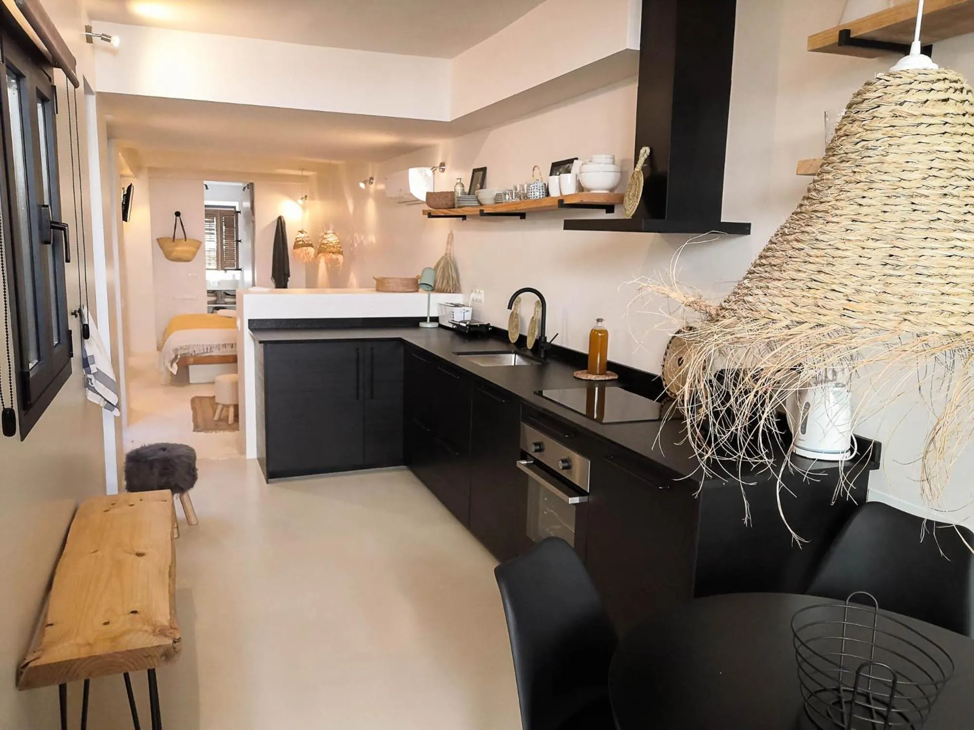Kitchen or kitchenette in Ronda Center Apartments with Pool
