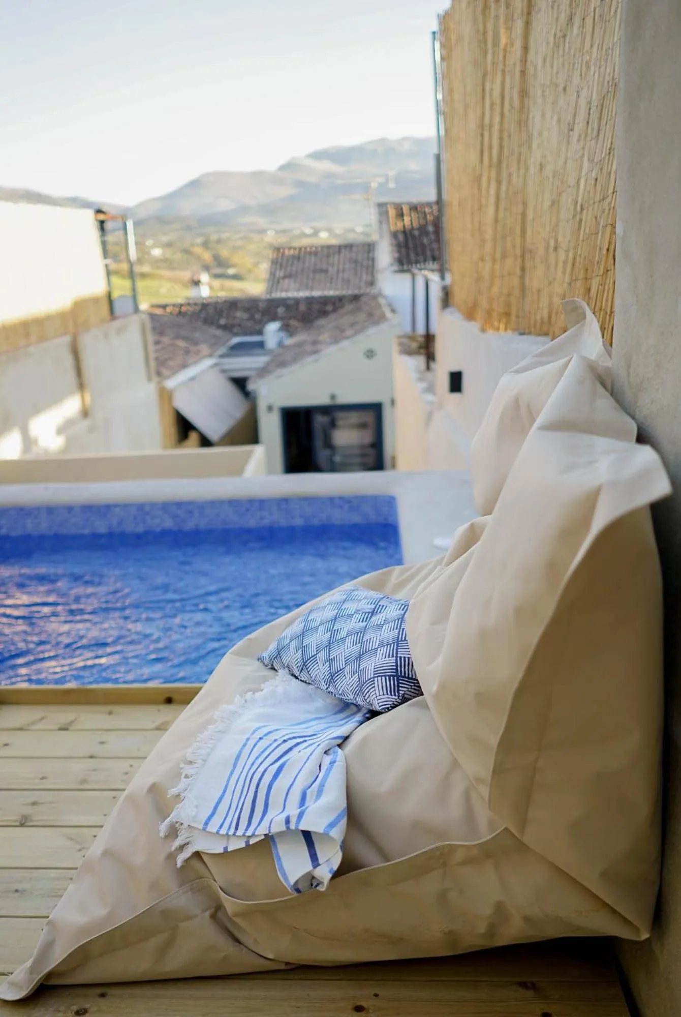 Swimming pool in Ronda Center Apartments with Pool