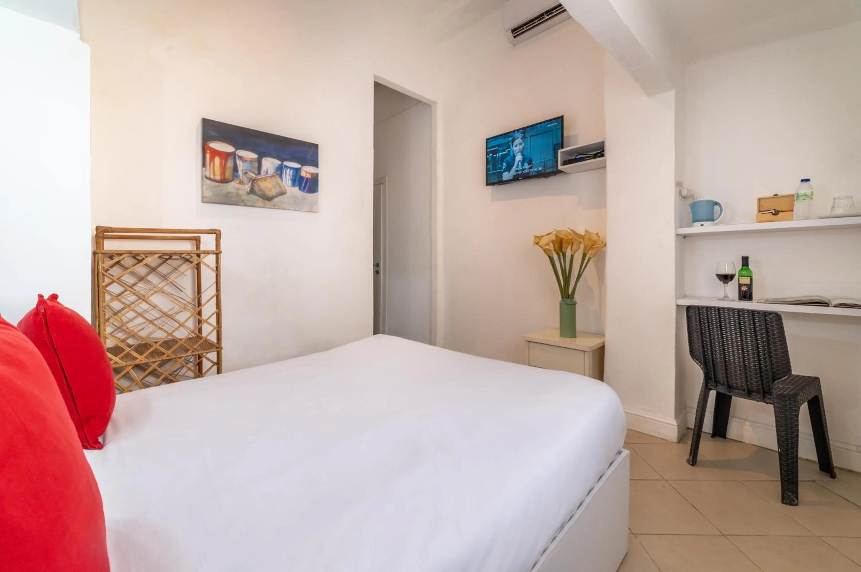 Bed in Paamonim Central Studios