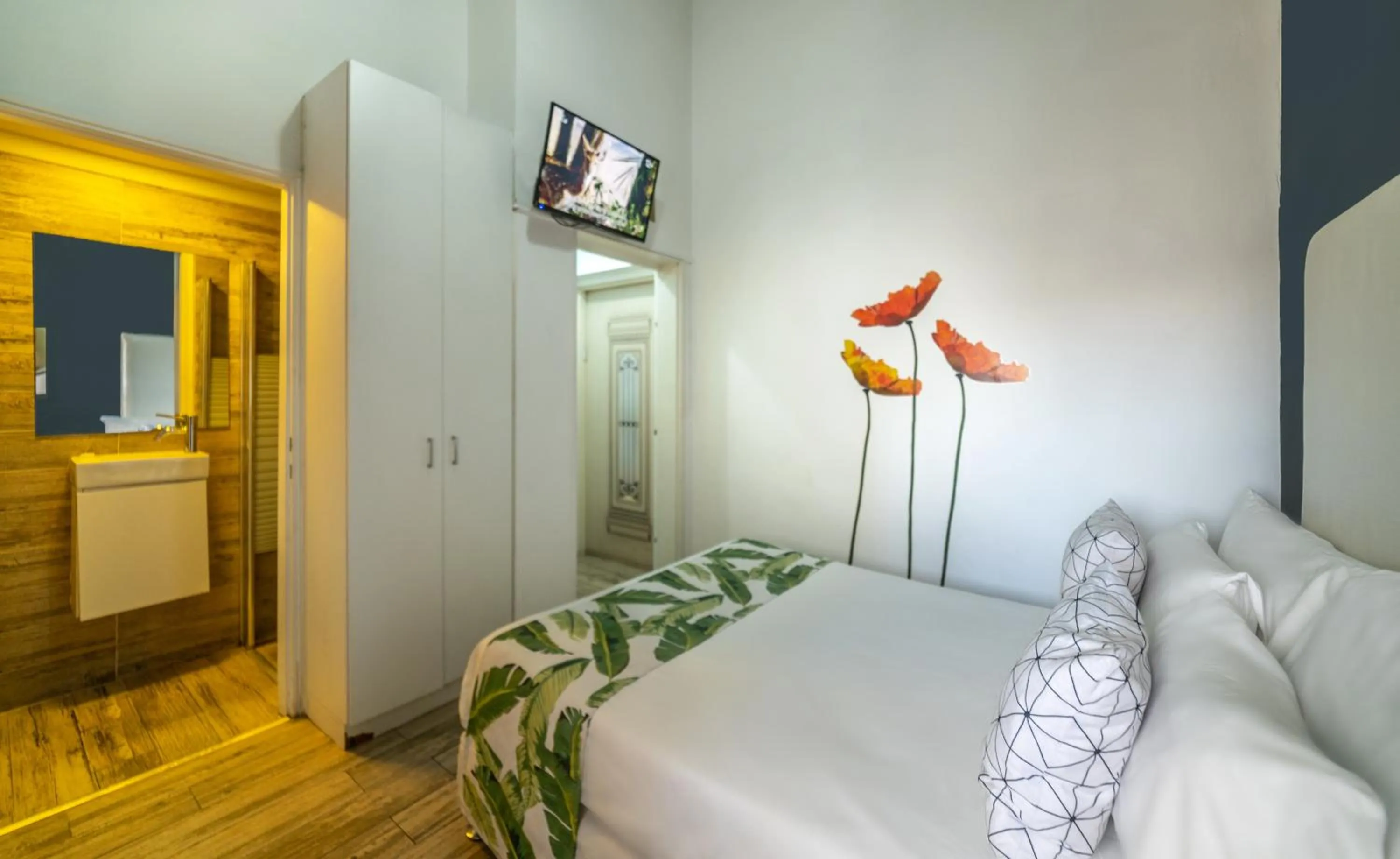 Bed in Paamonim Central Studios