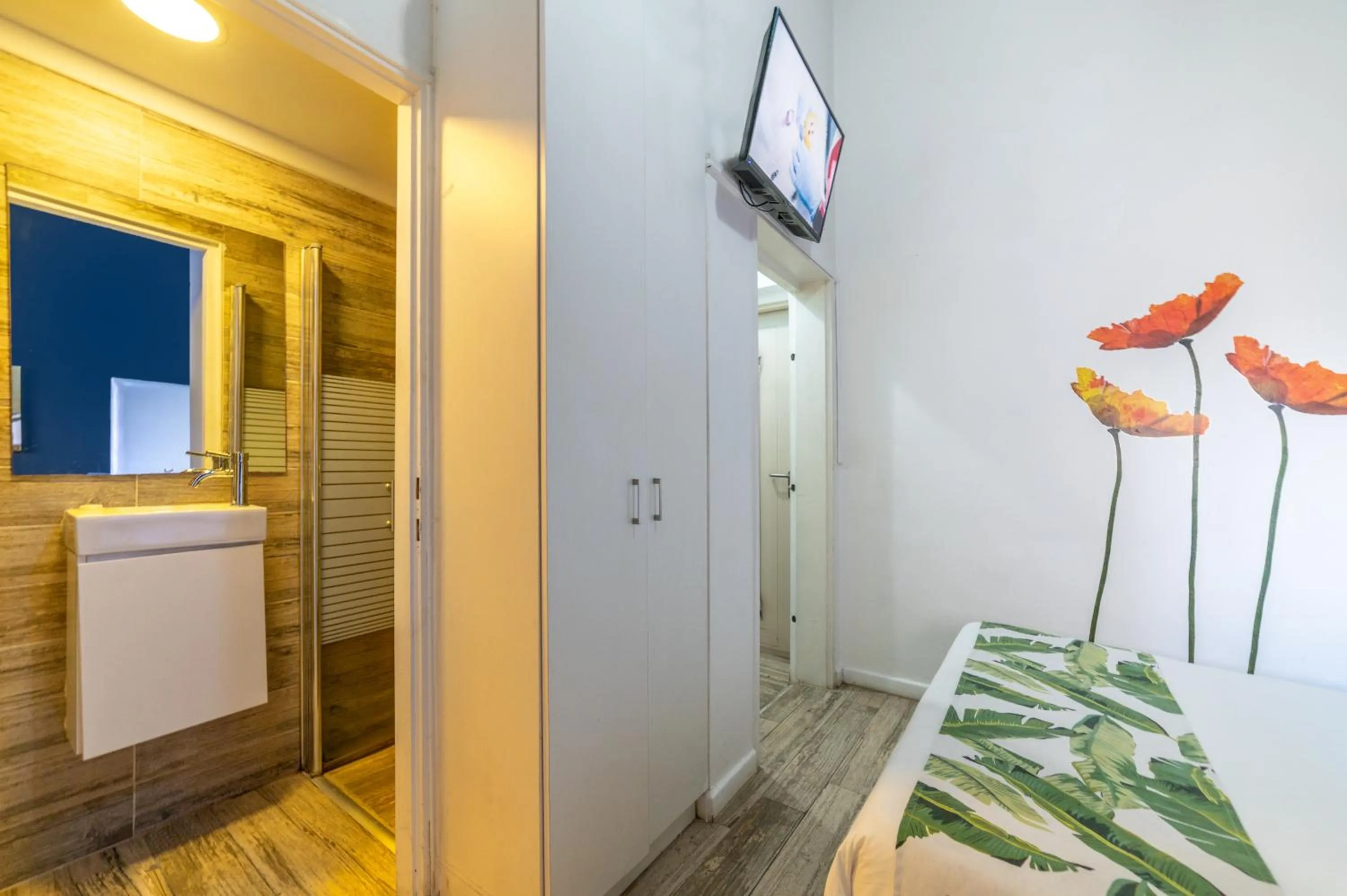 Bed in Paamonim Central Studios