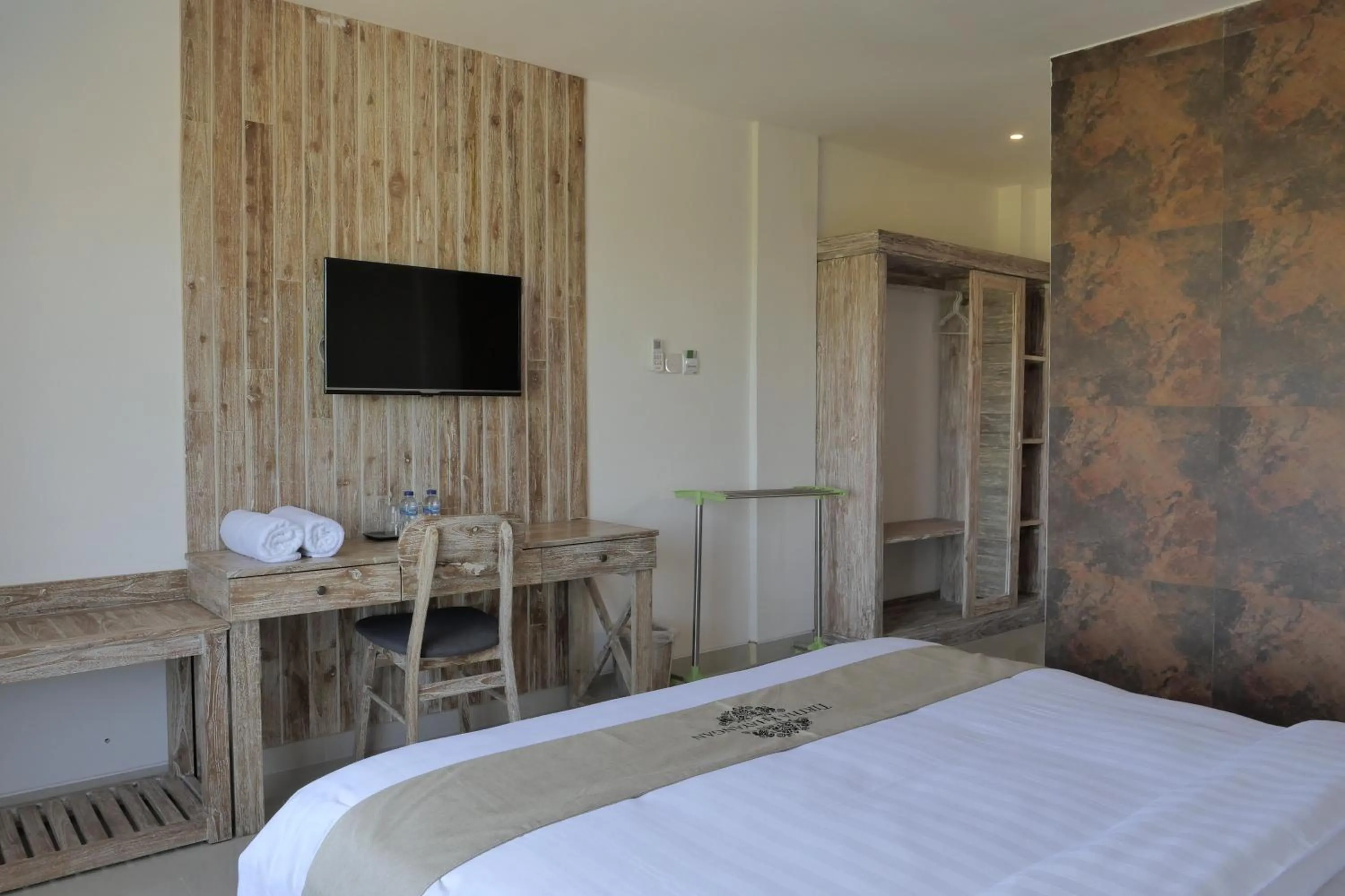 TV and multimedia, Bed in Tirtha Khayangan