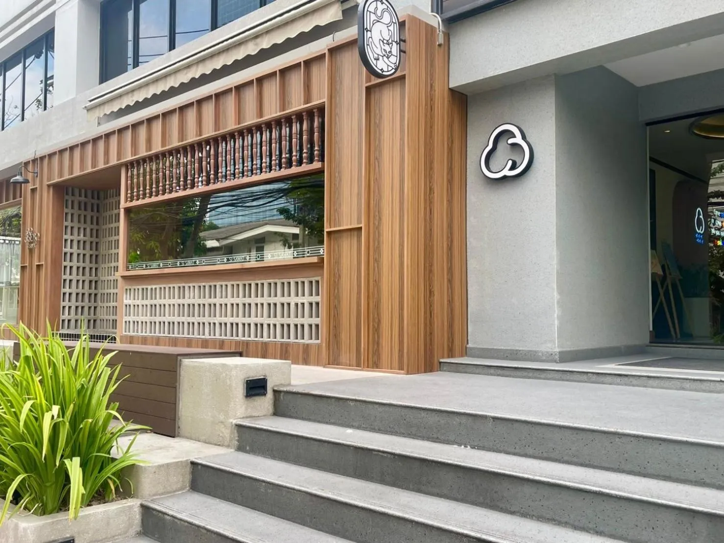 Restaurant/places to eat in The Cotton Saladaeng Hotel