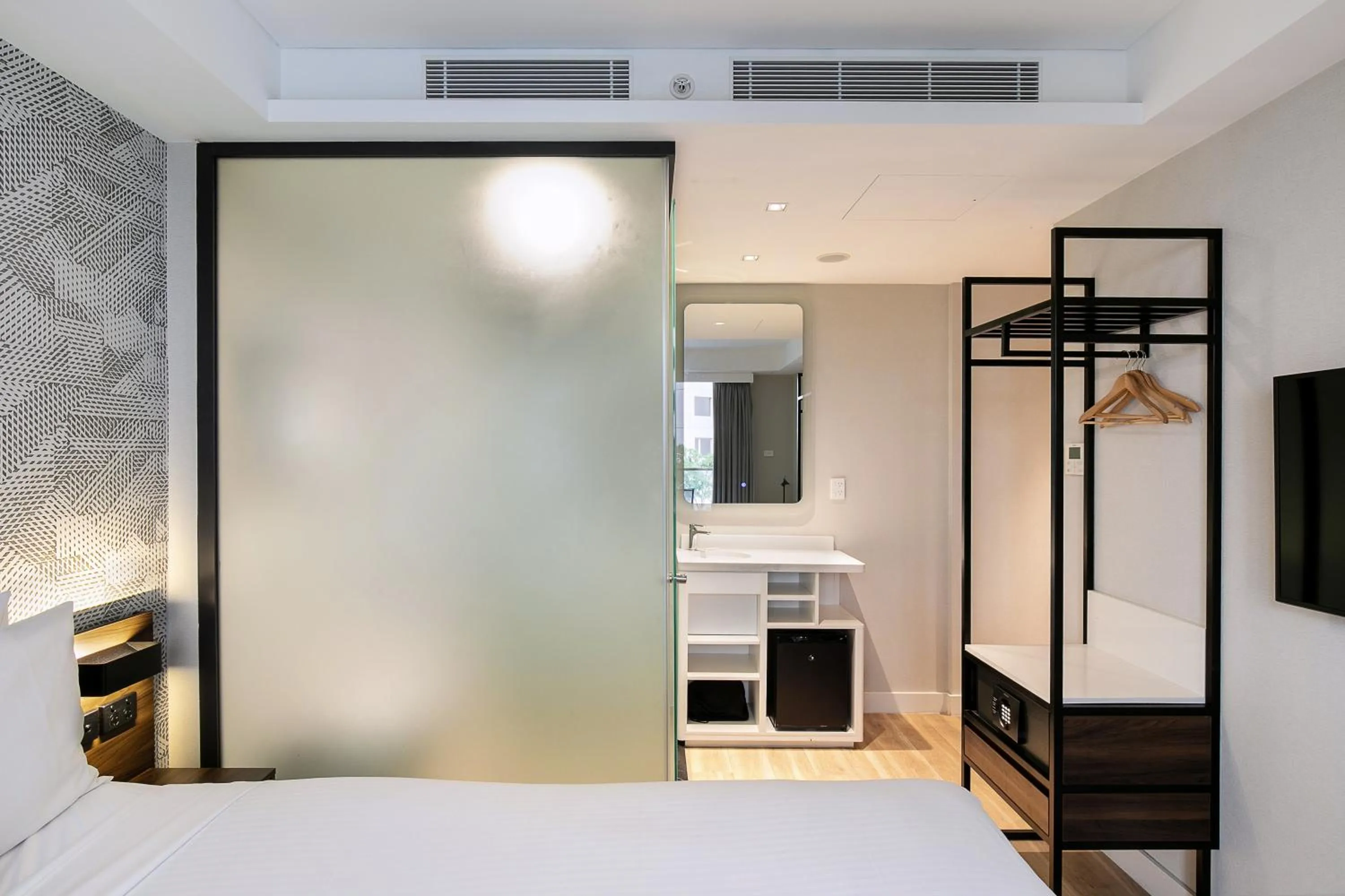 Bedroom, Bed in Kith Hotel Darling Harbour