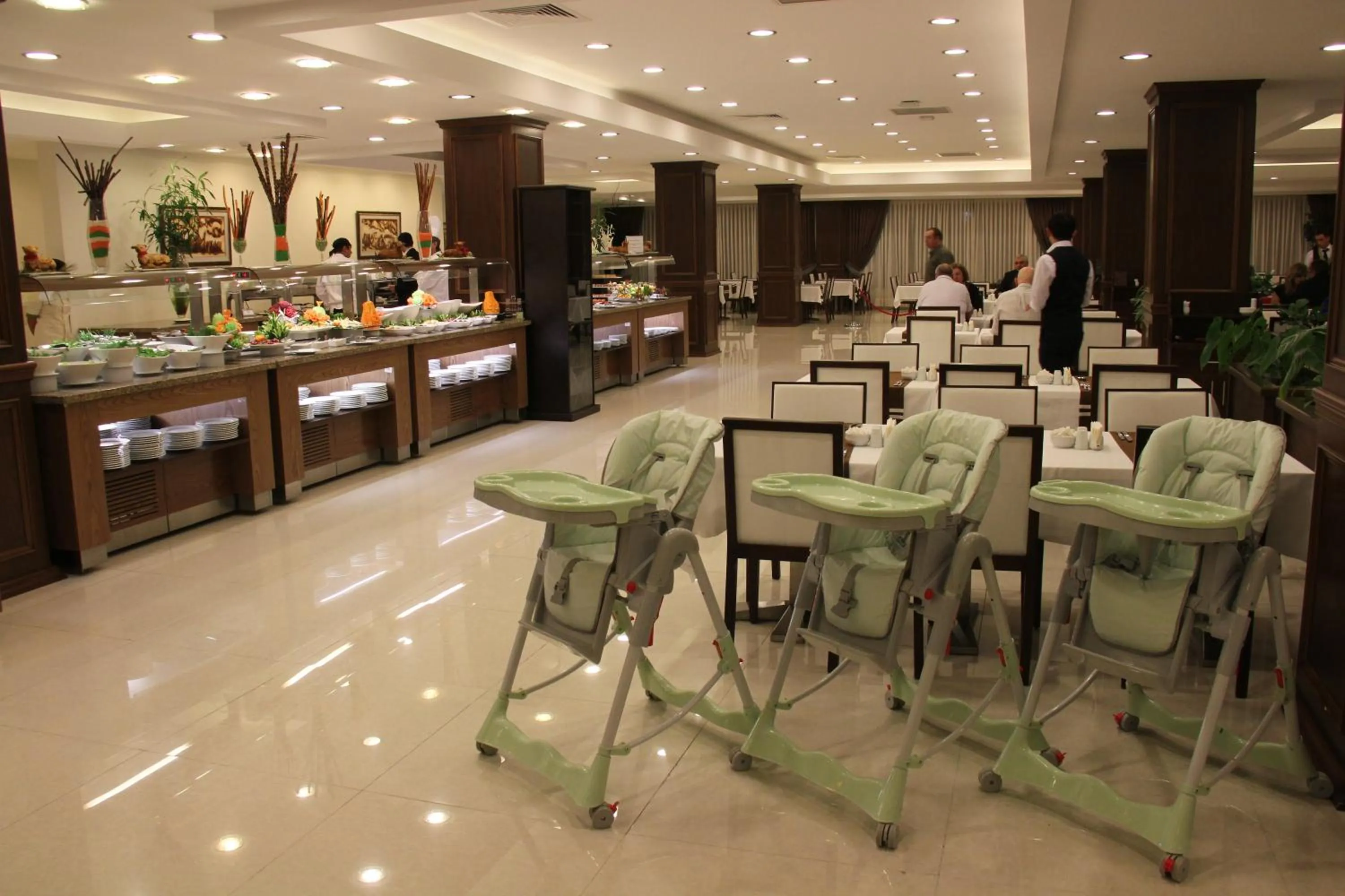 Restaurant/places to eat in Chinar Health Hotel Naftalan