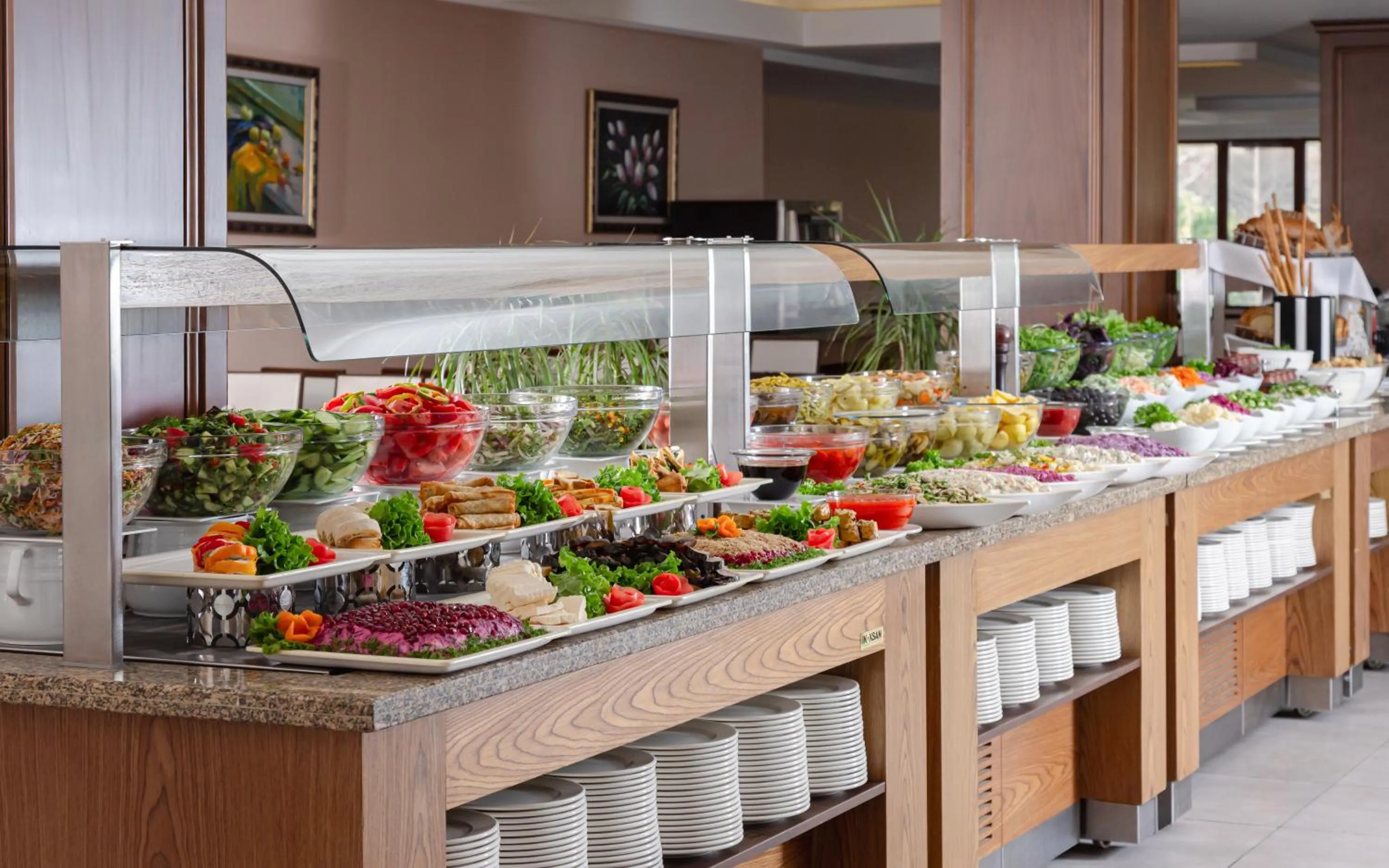 Restaurant/places to eat in Chinar Health Hotel Naftalan