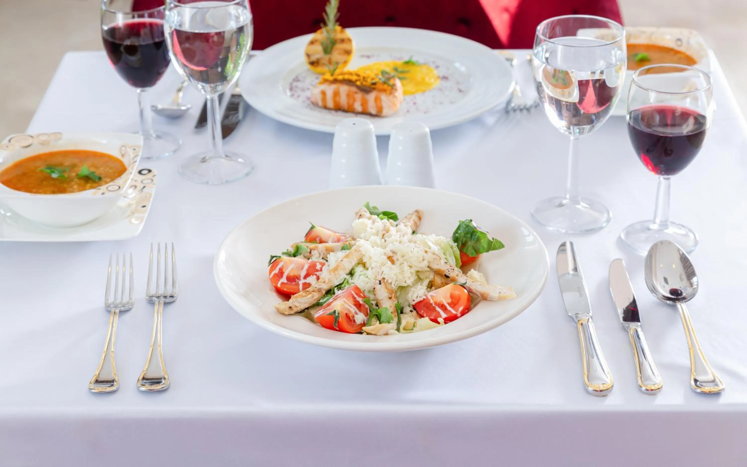 Restaurant/places to eat in Chinar Health Hotel Naftalan