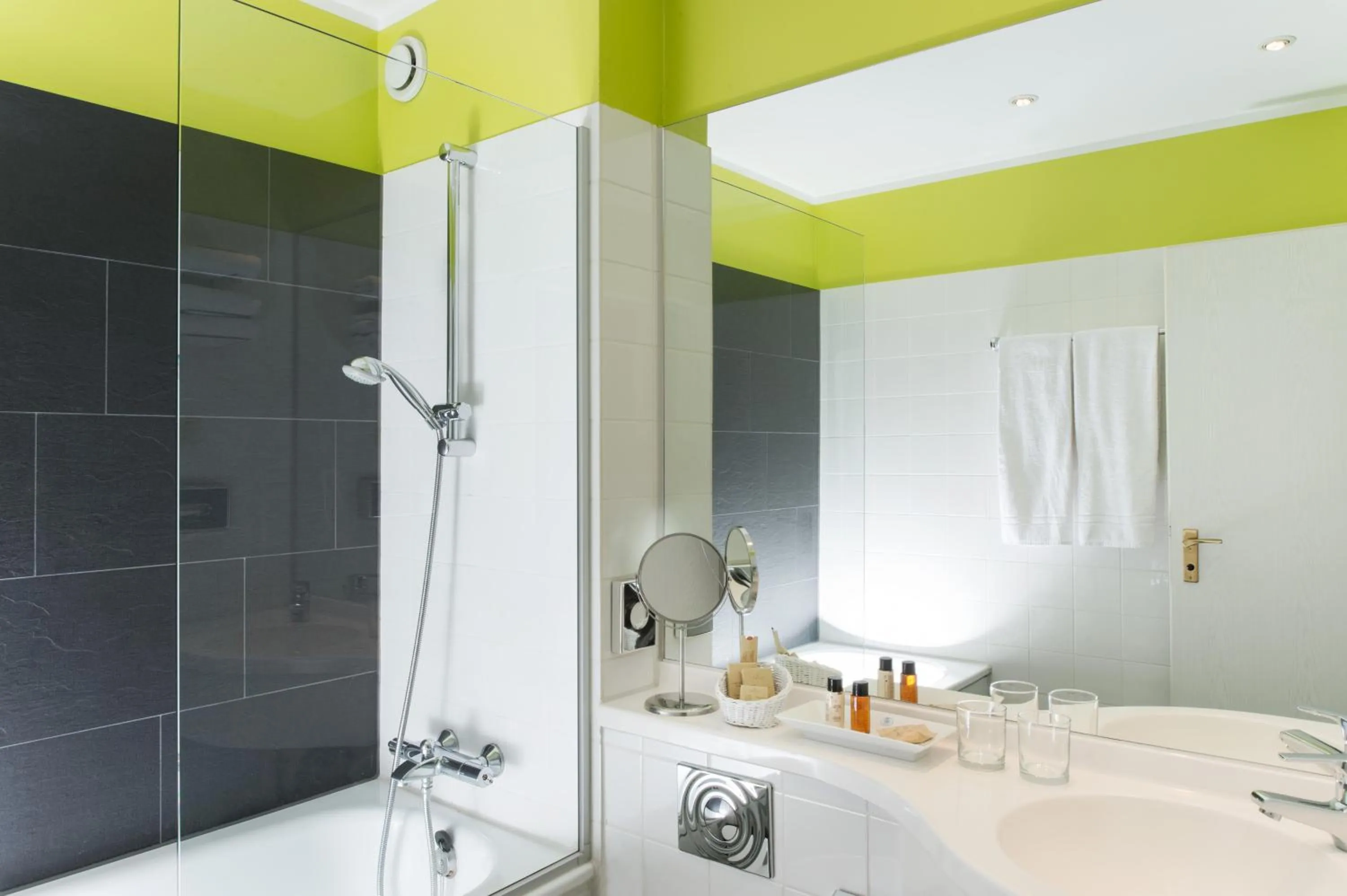 Bathroom in Michel Hotel Wetzlar