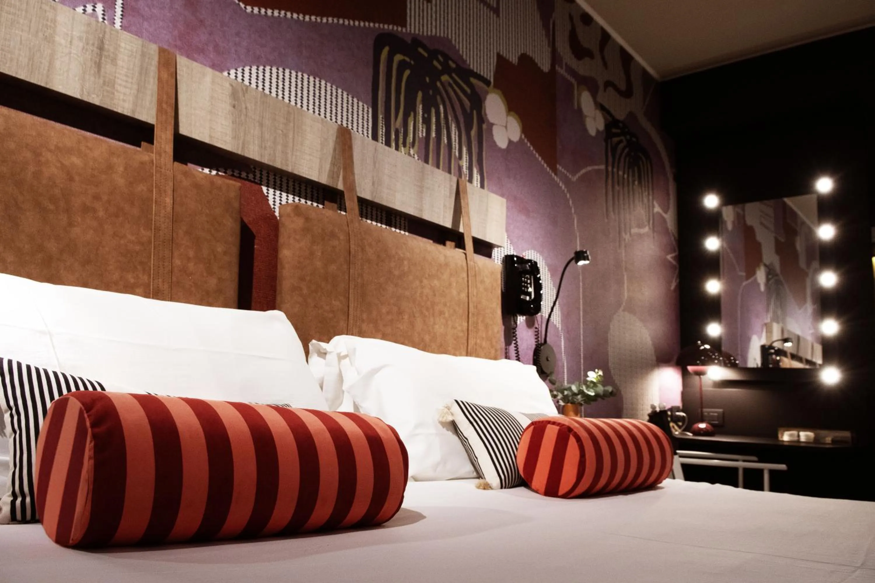 Bed in Mercure Roma Cinecitta