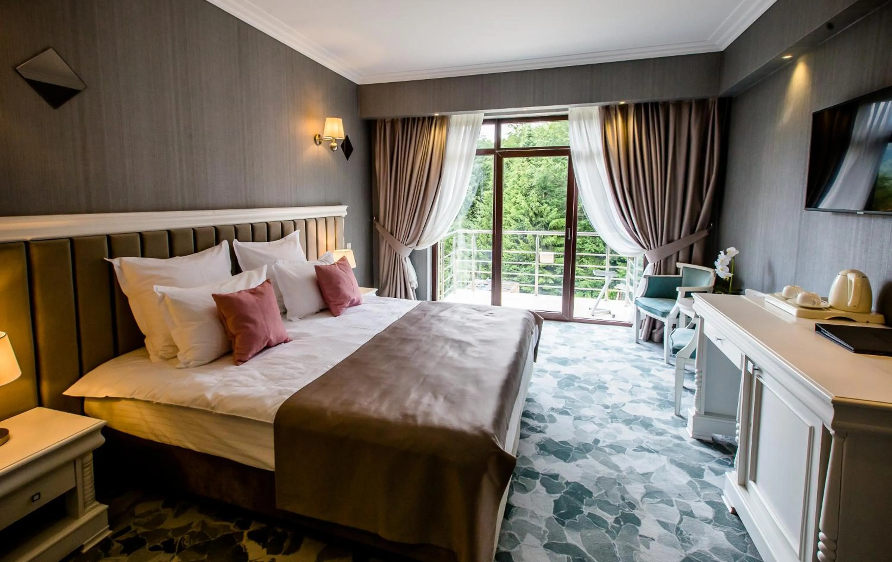 Bed in HOTEL CARPAT INN