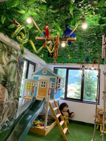 Game Room in HOTEL CARPAT INN