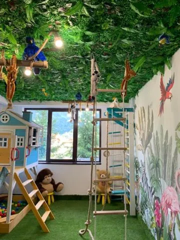 Game Room in HOTEL CARPAT INN