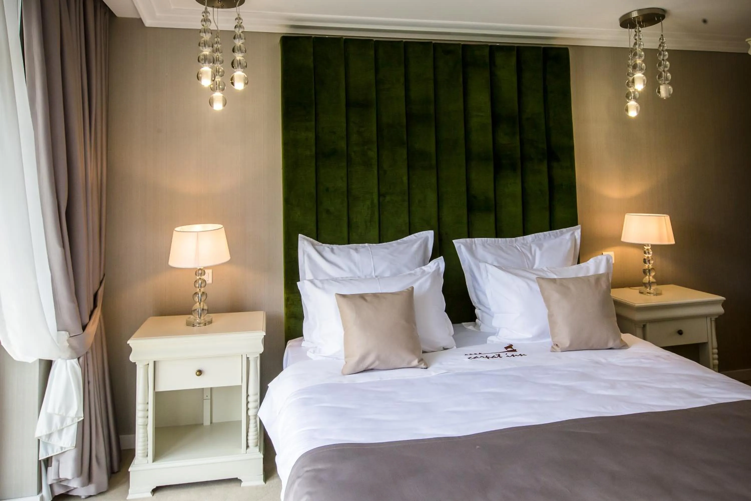 Bed in HOTEL CARPAT INN