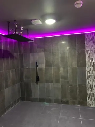 Massage in HOTEL CARPAT INN