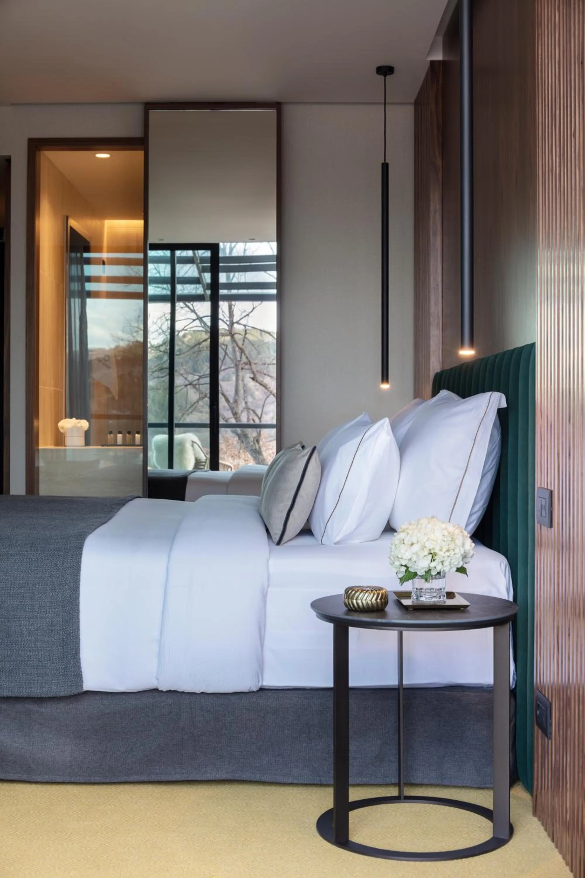 Bed in The Lynx Mountain Resort