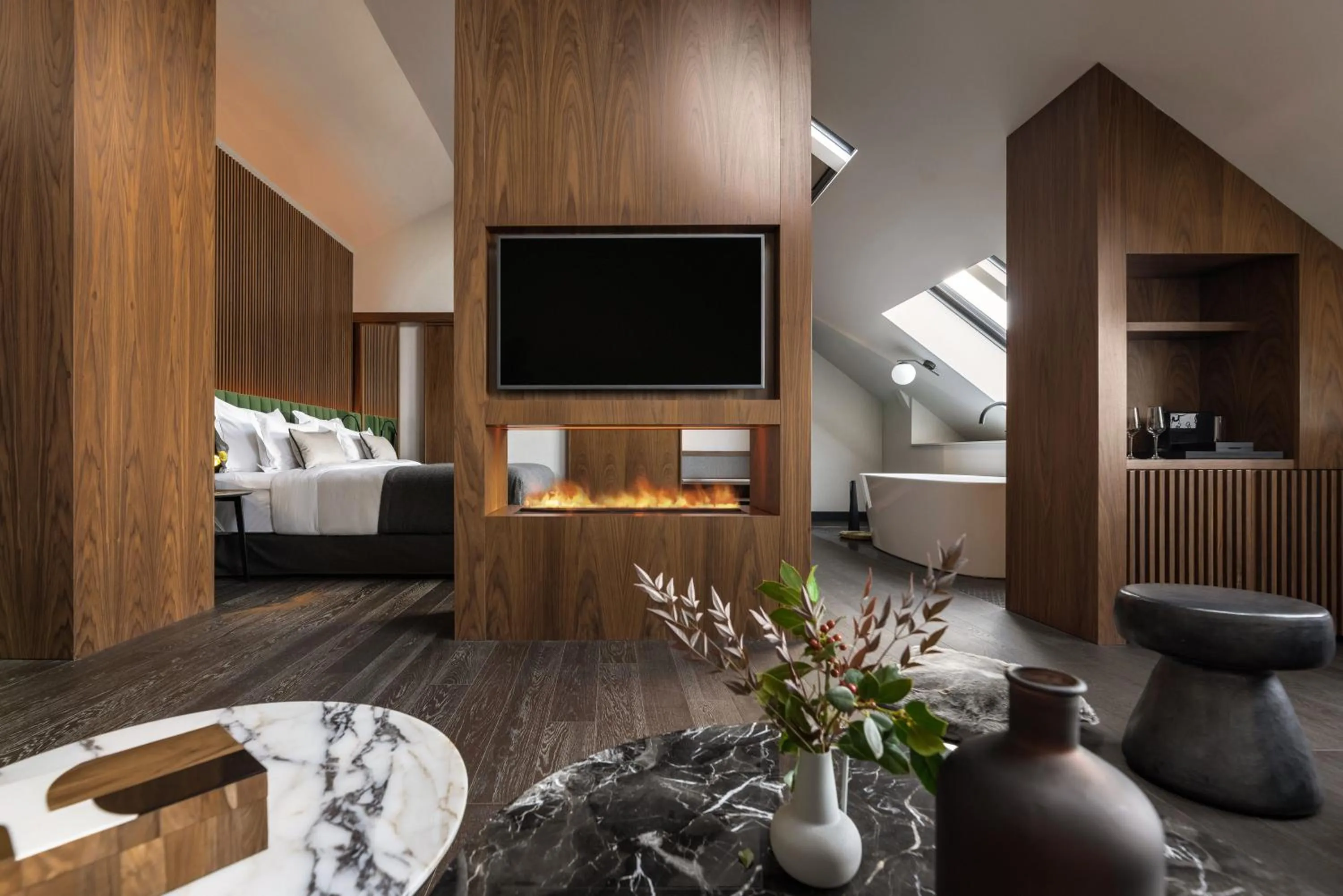 Bed in The Lynx Mountain Resort