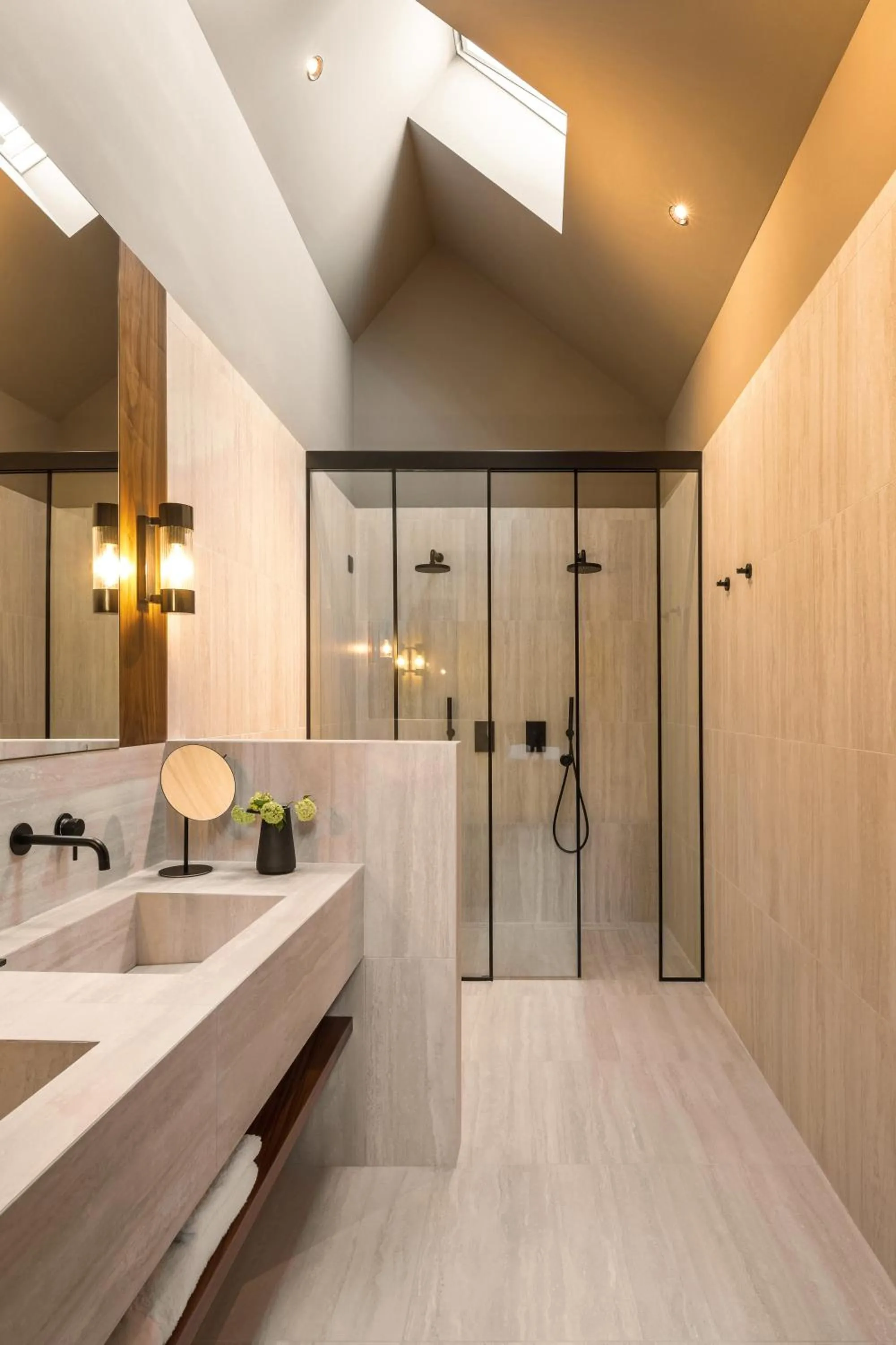 The Lynx Mountain Resort