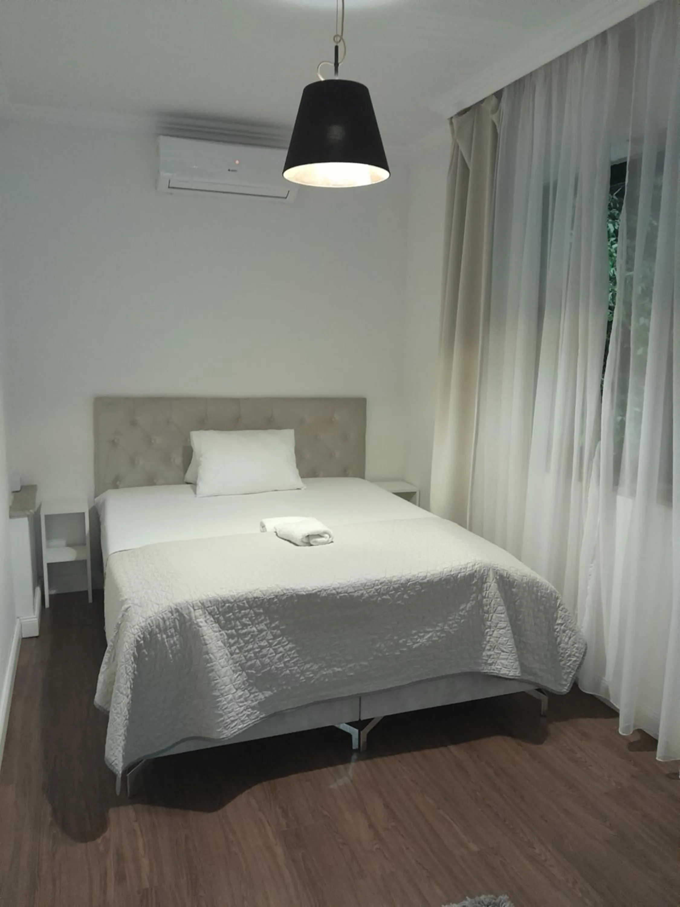 Bed in Éjjeli Bagoly Étterem és Panzió