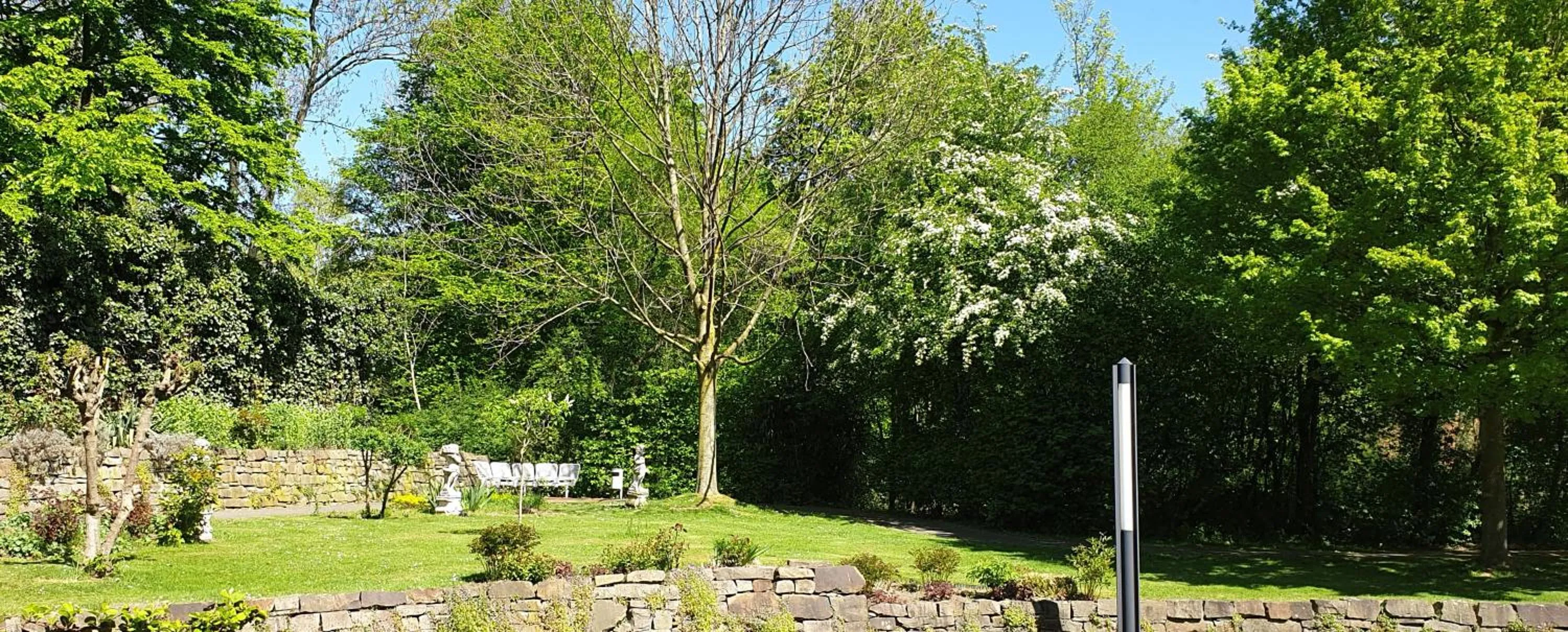 Garden view, Garden in Residenz Hotel am Festspielhaus