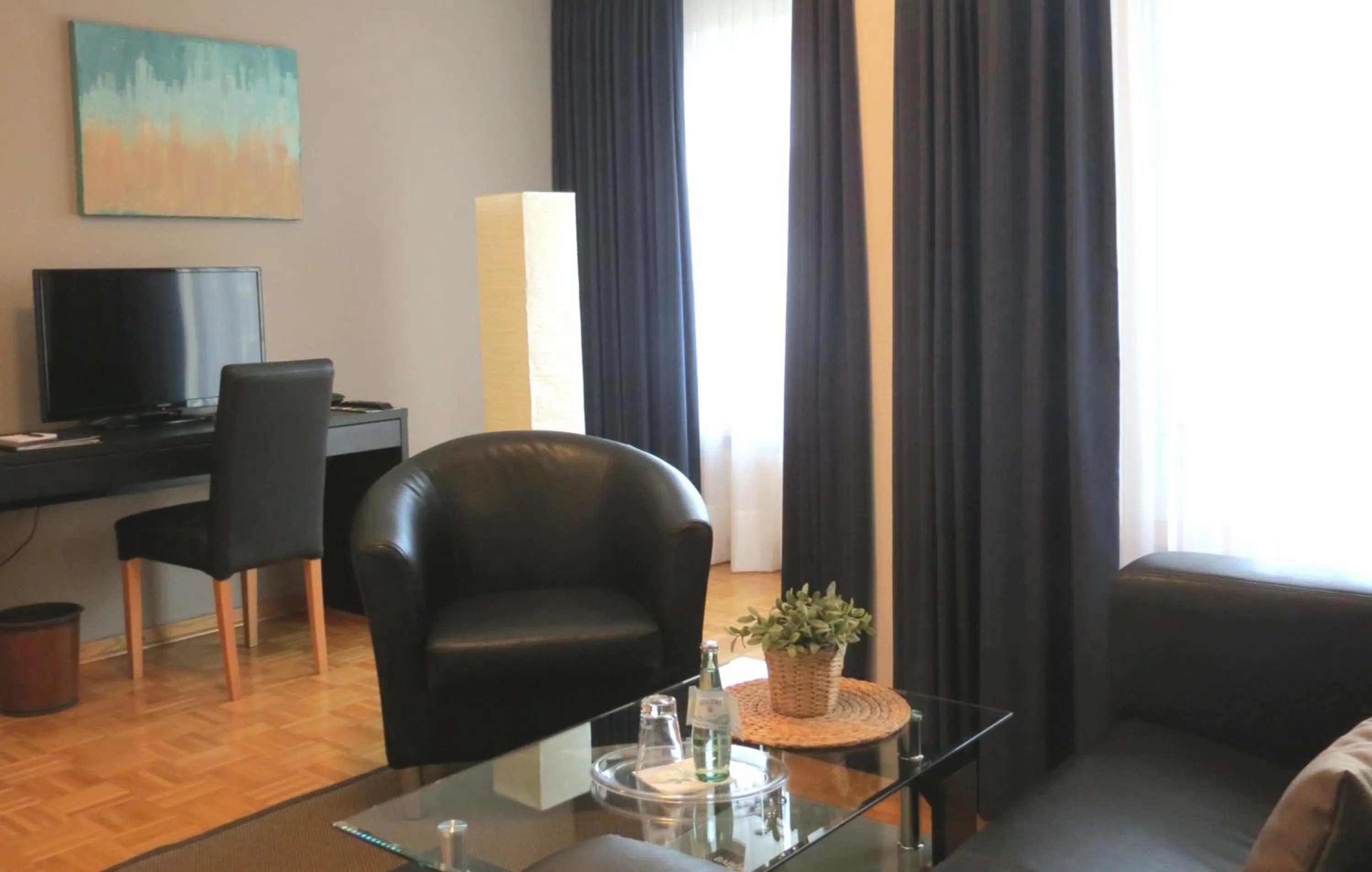 Photo of the whole room, Seating Area in Residenz Hotel am Festspielhaus