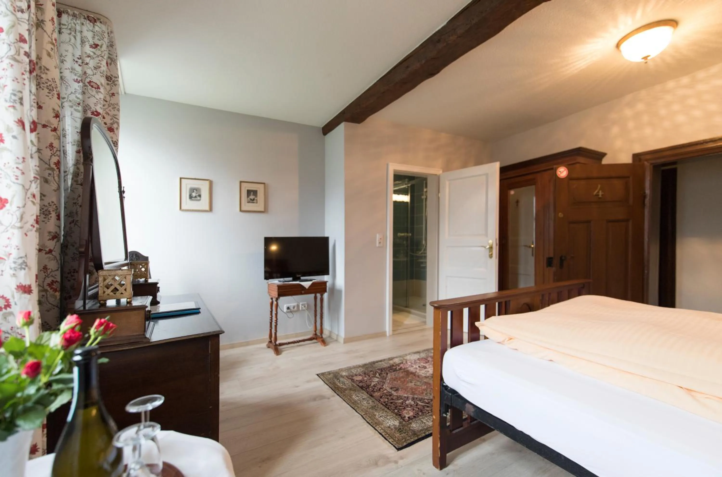 Bed in Hotel Kavaliershaus/Schloss Bad Zwesten