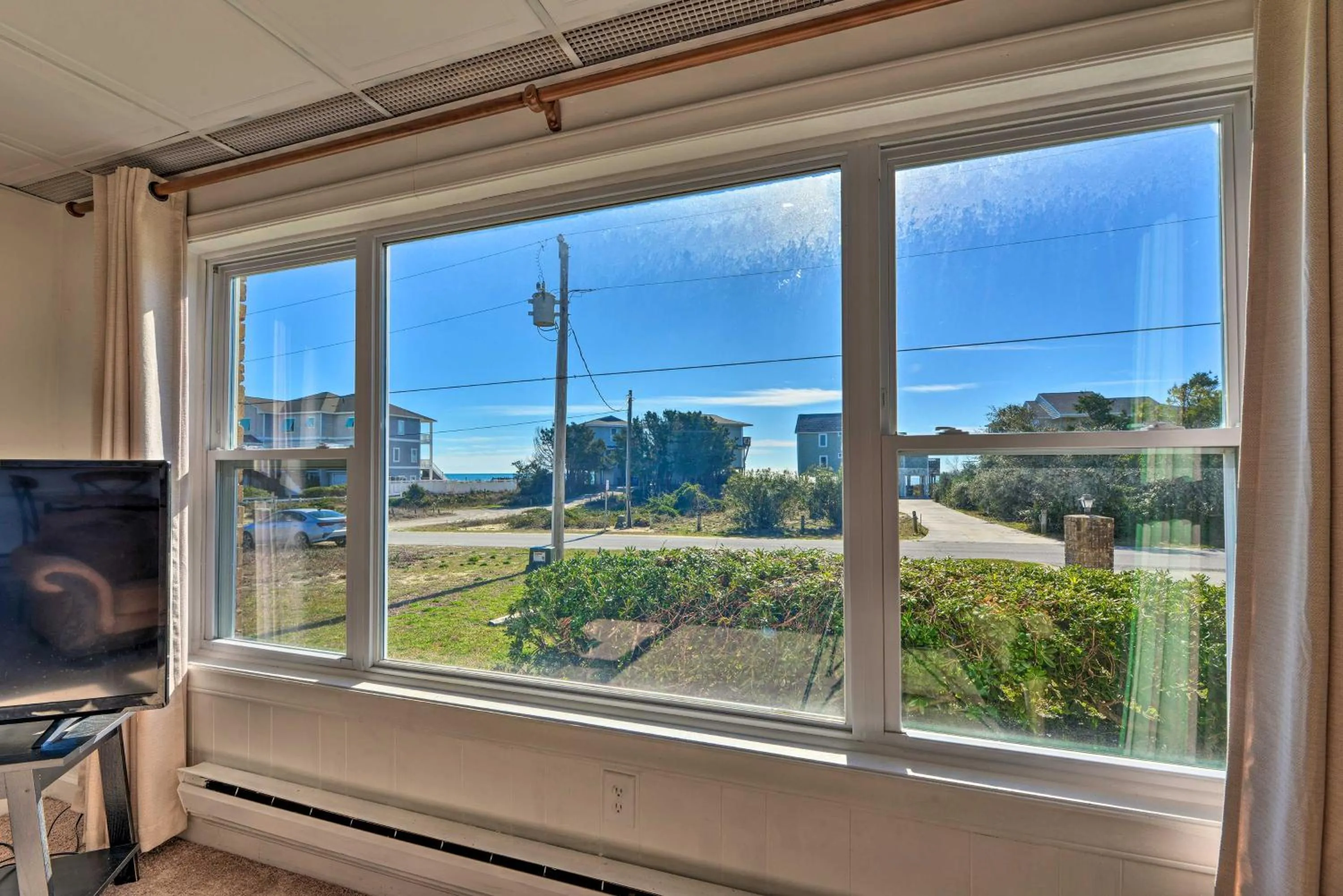 Hannahs Place - Quaint and Cozy Apt by the Beach!