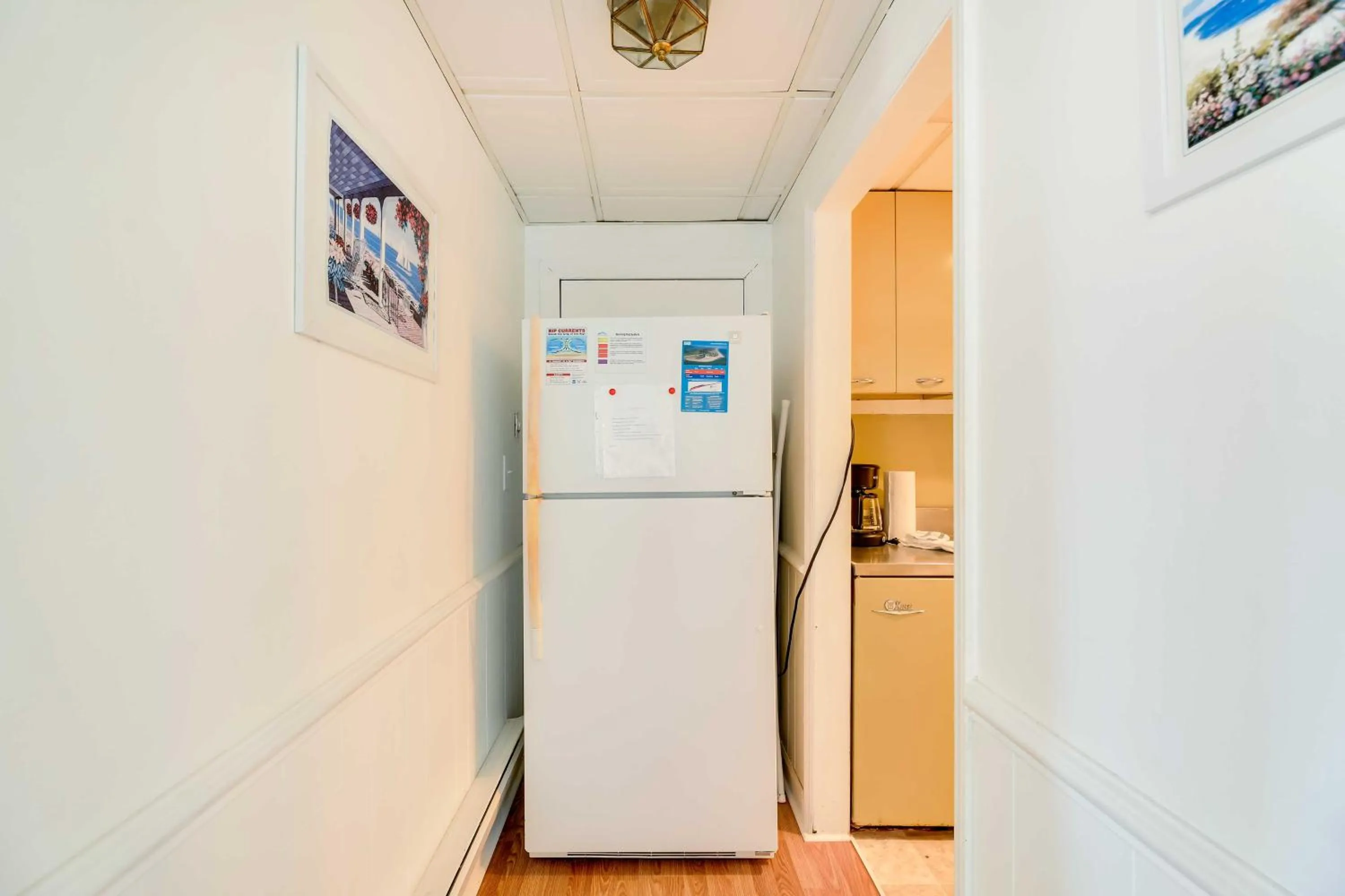 Hannahs Place - Quaint and Cozy Apt by the Beach!