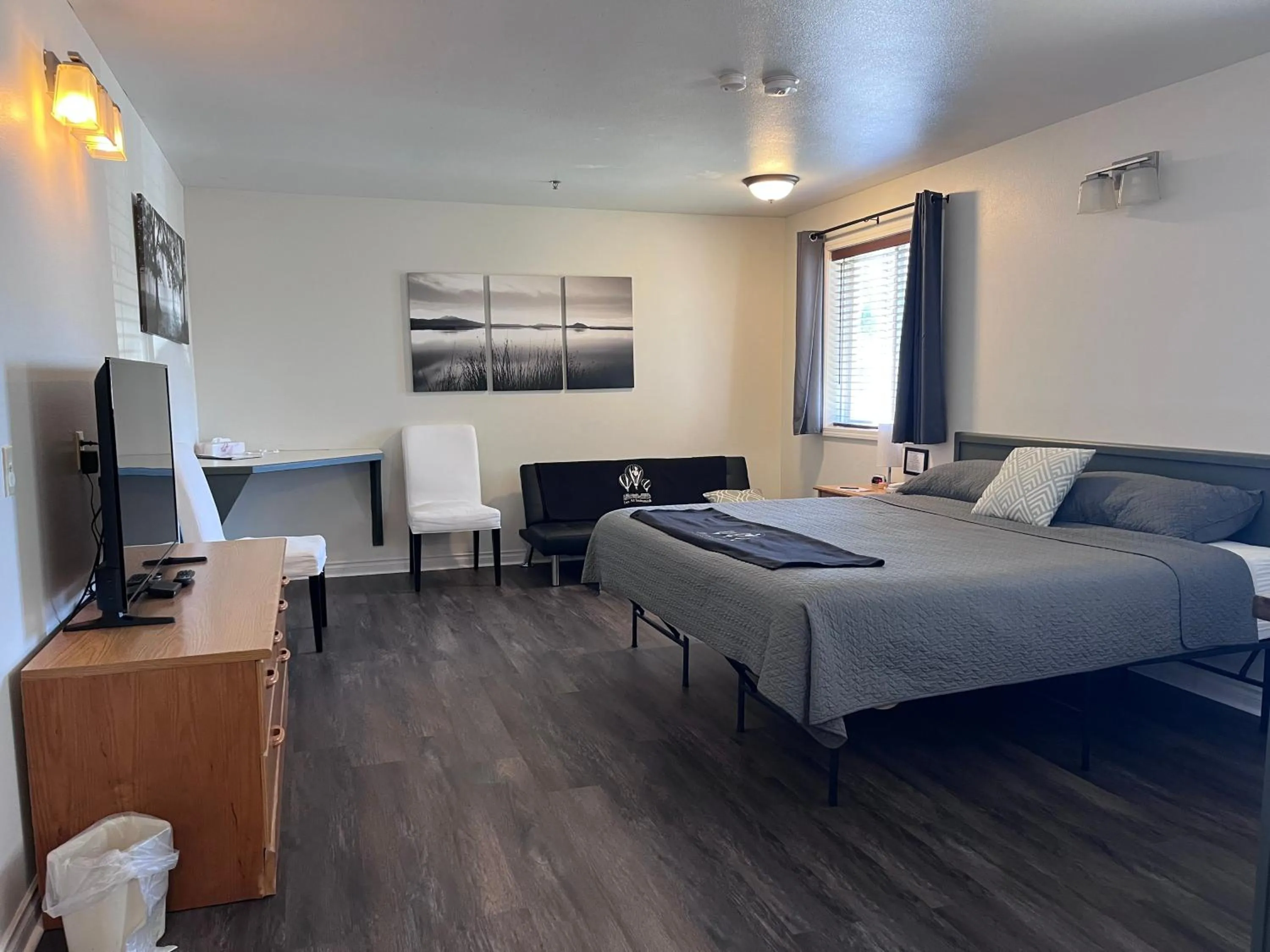 Bed in Snohomish Inn