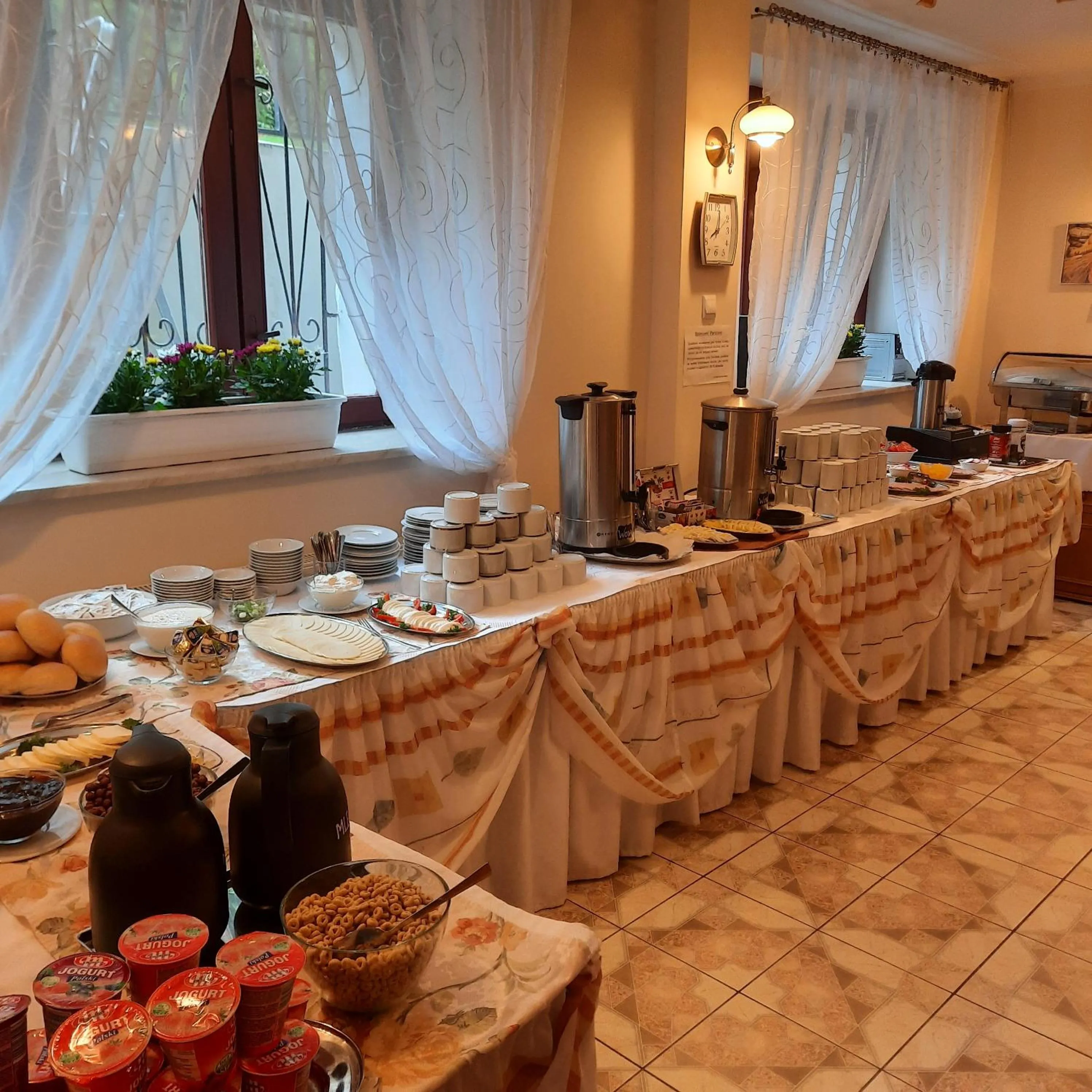 Buffet breakfast in Ośrodek Wypoczynkowy Buenos Aires