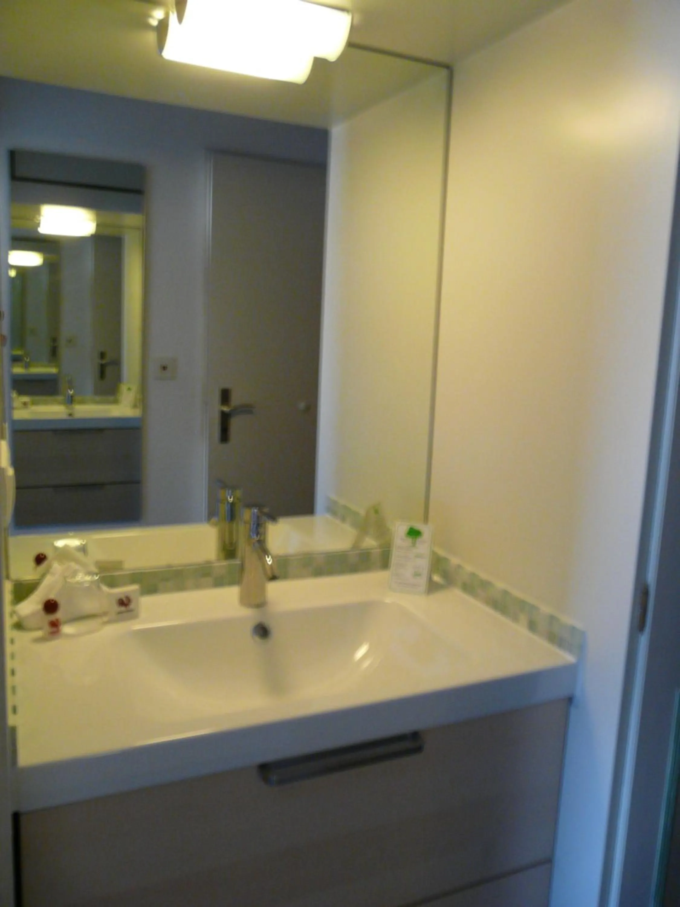 Bathroom in Hotel Roter Hahn - Bed & Breakfast