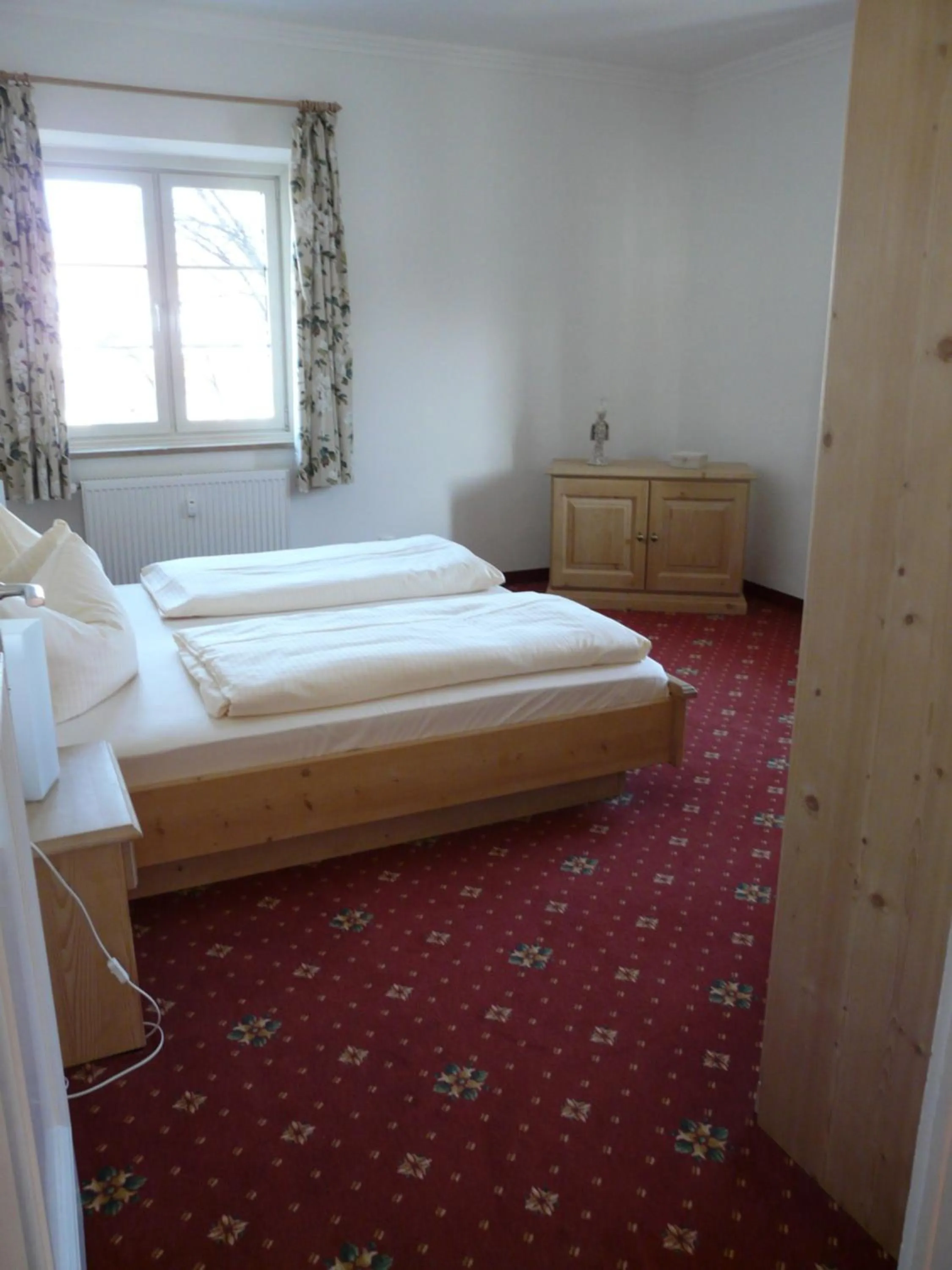 Bedroom, Bed in Hotel Roter Hahn - Bed & Breakfast