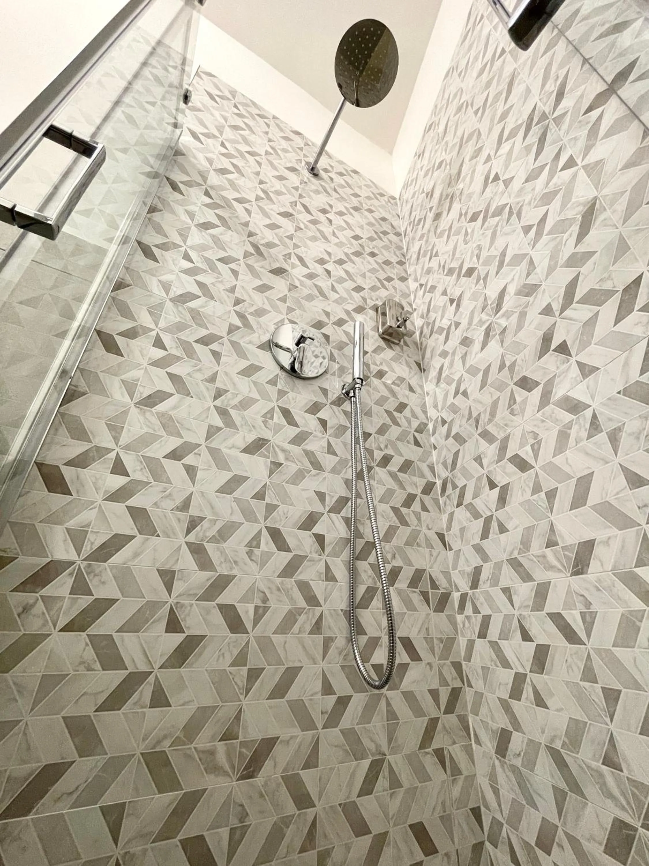 Shower in Dimore del Sud