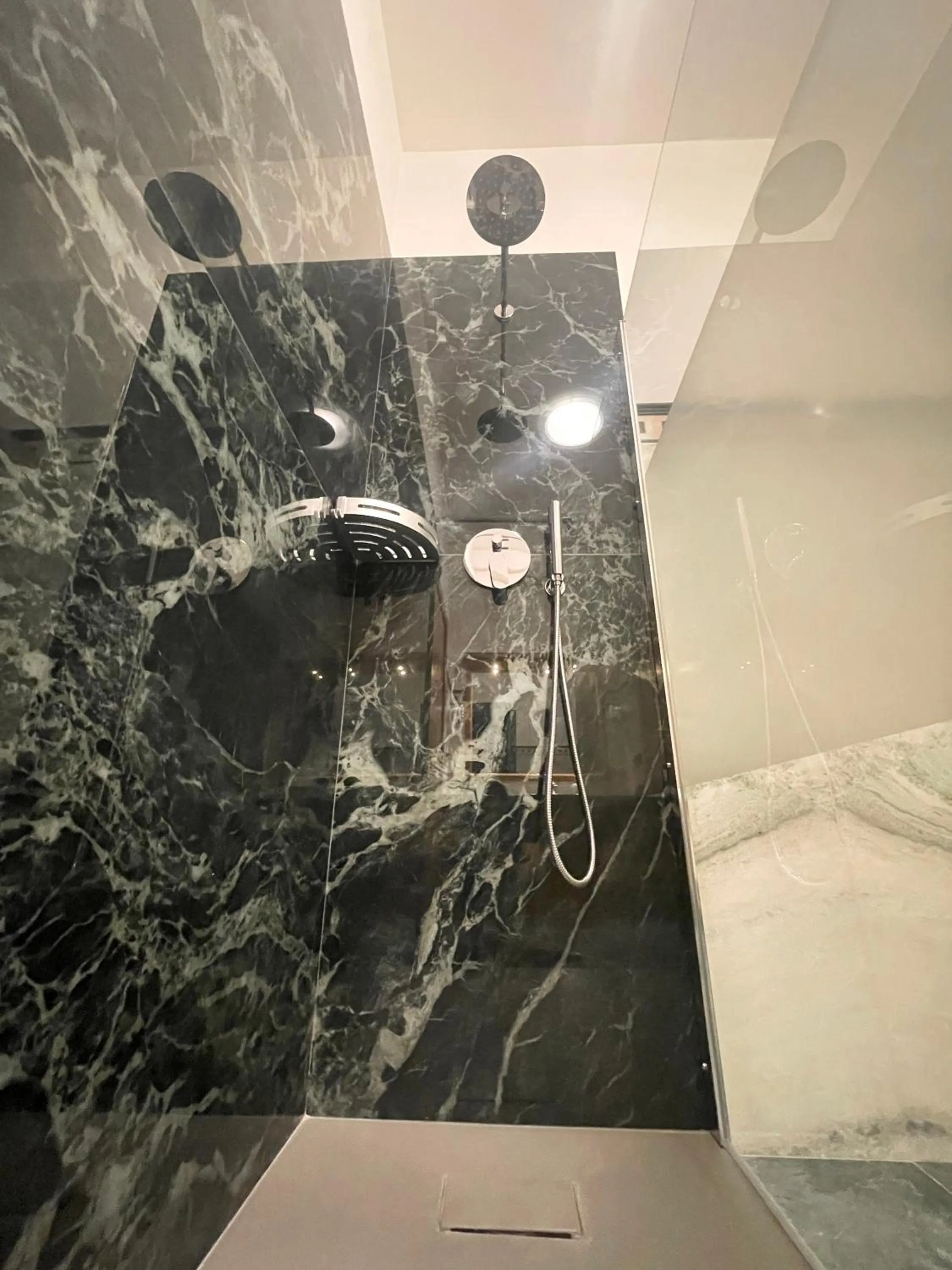 Shower in Dimore del Sud