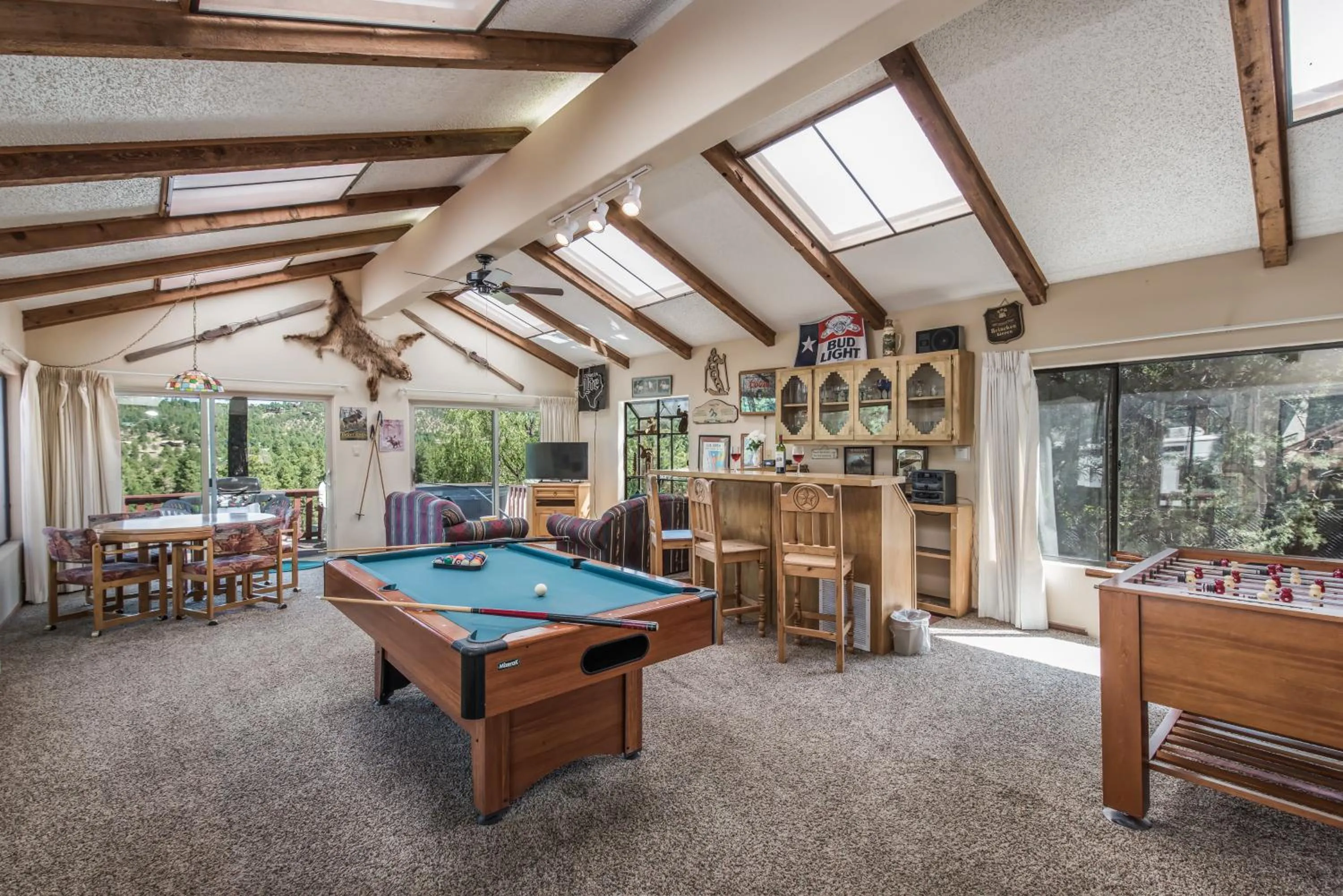 Property building in Cowboys, Indians and Outlaws