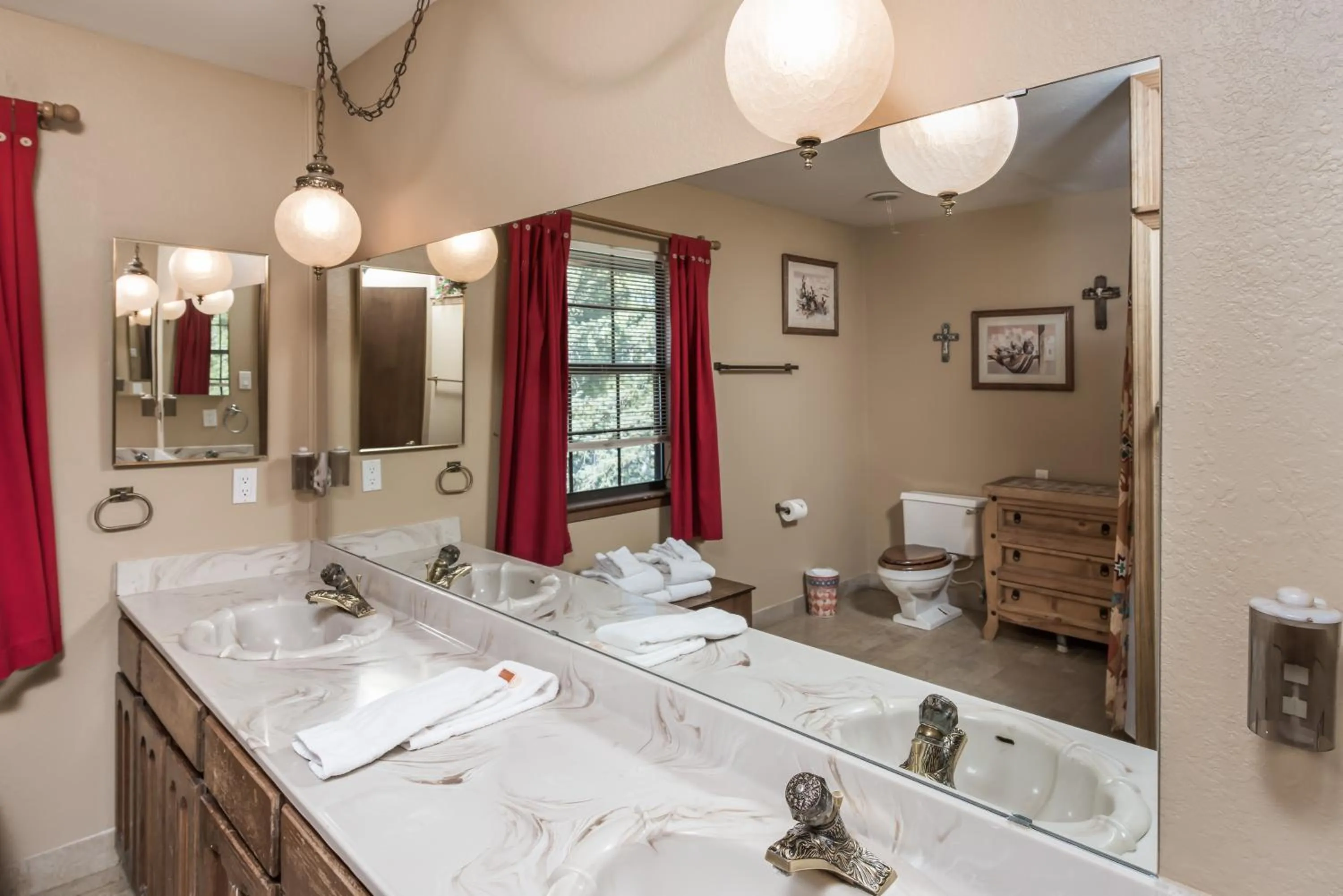 Property building in Cowboys, Indians and Outlaws