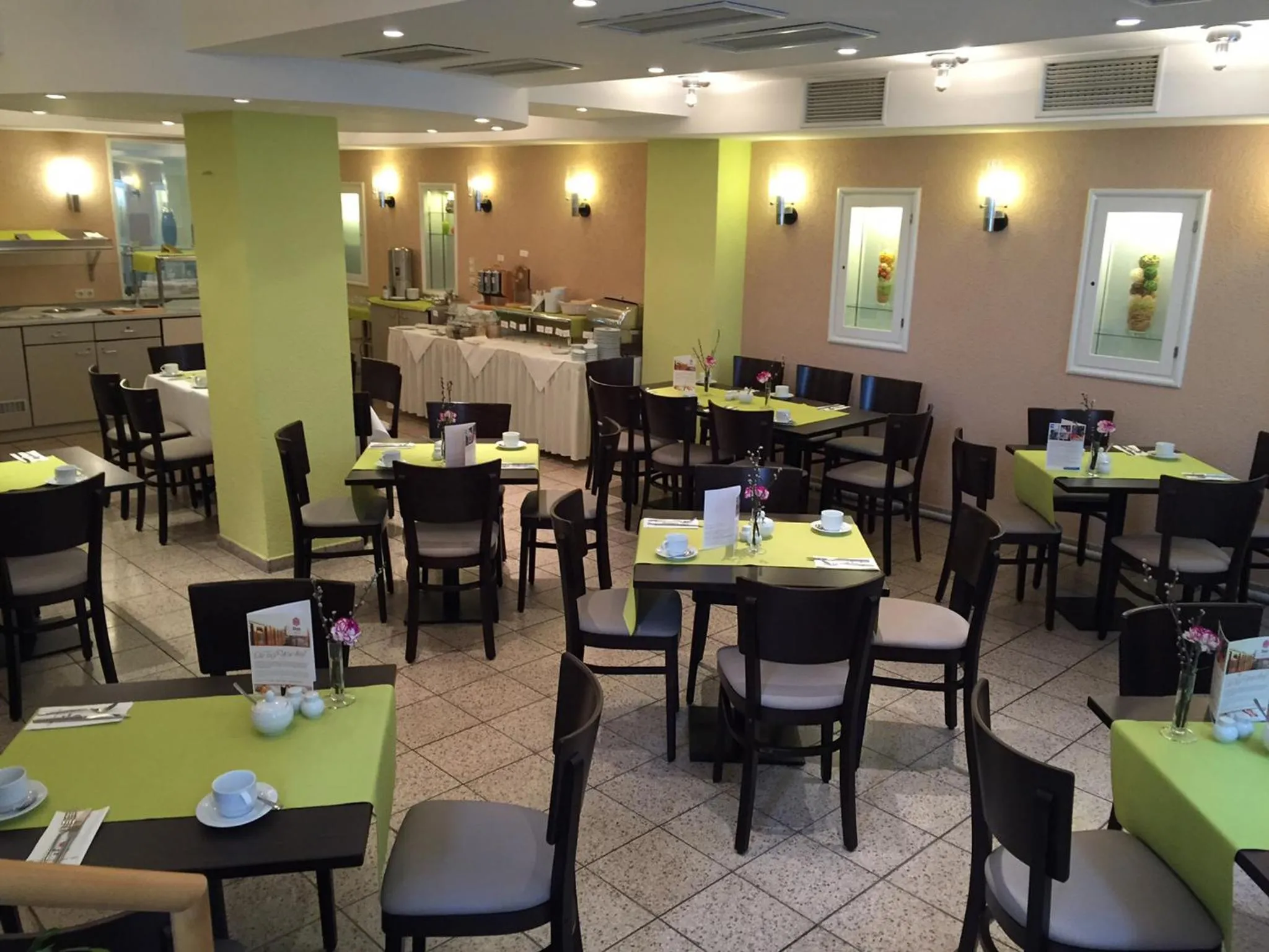 Restaurant/places to eat in martas Hotel Allegra Berlin