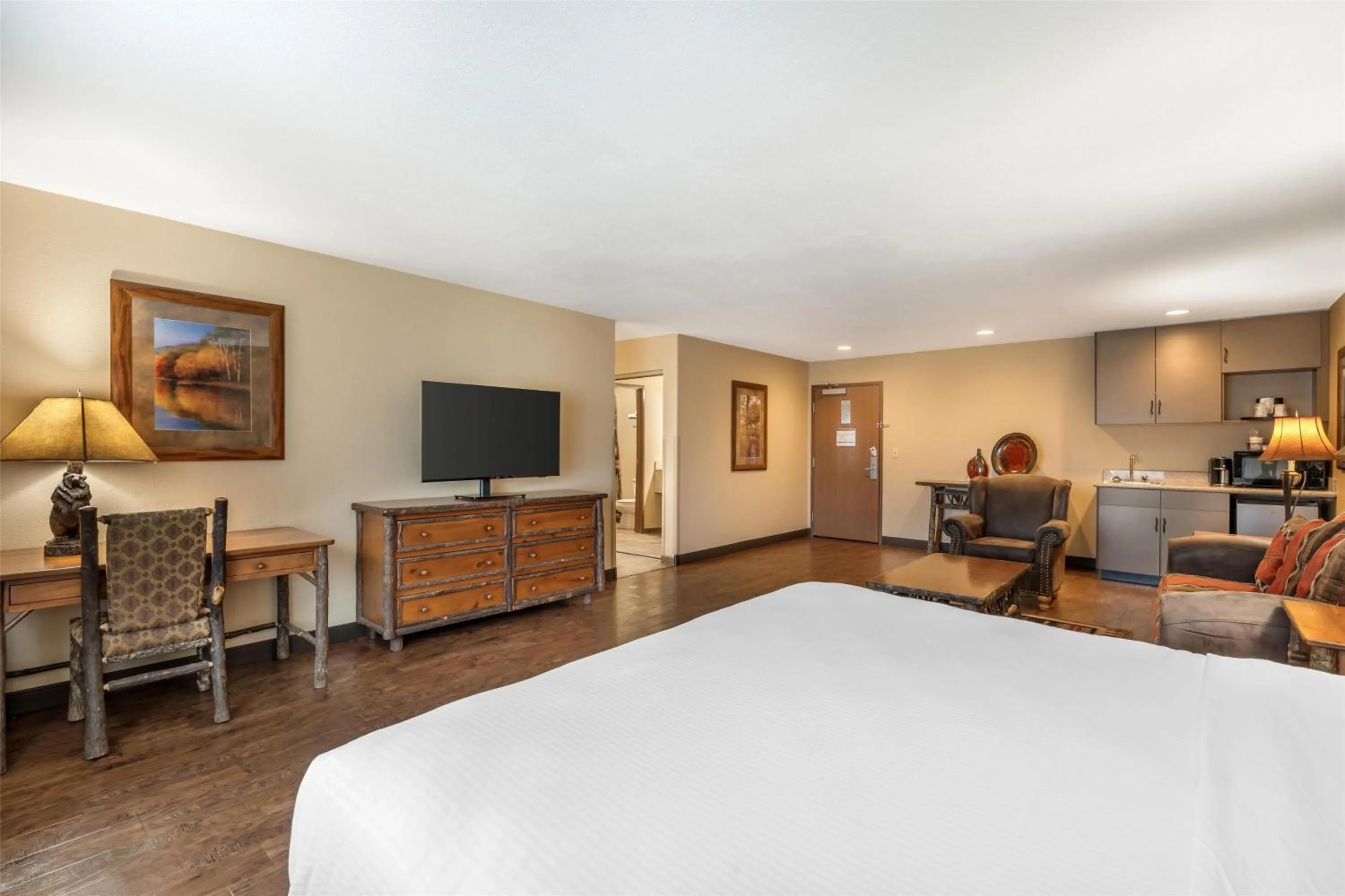 Photo of the whole room, Bed in Best Western Plus Kelly Inn & Suites