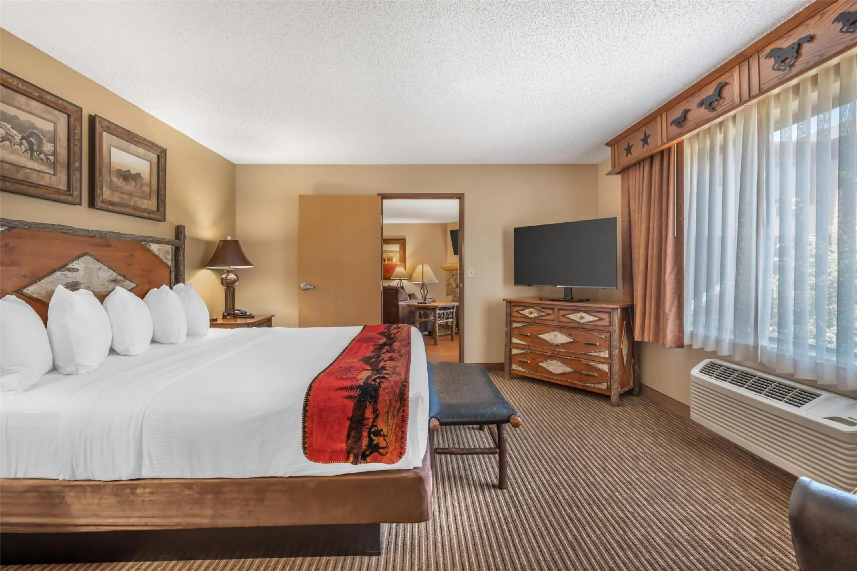 Photo of the whole room, Bed in Best Western Plus Kelly Inn & Suites