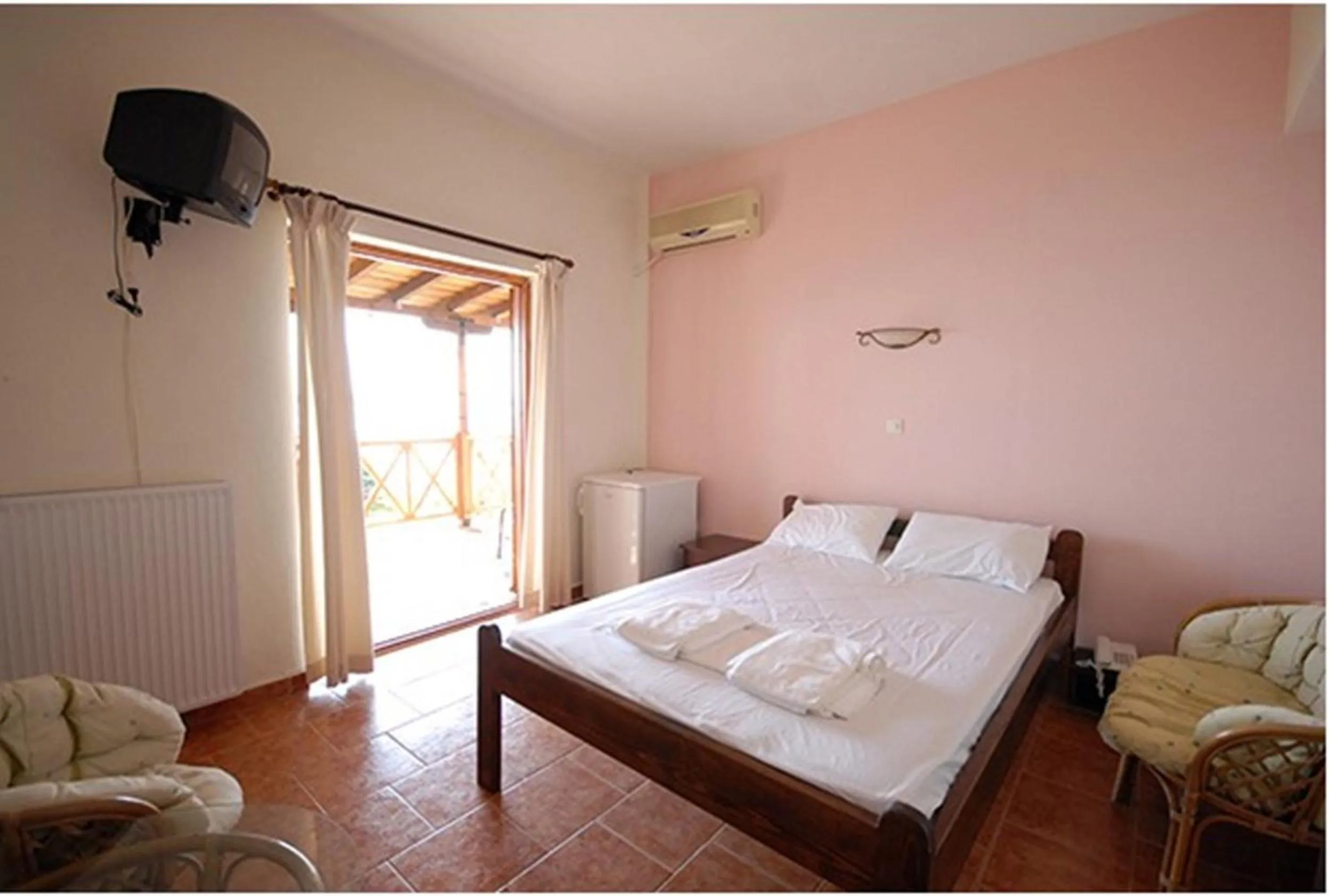 Bed in Porto Kalliali