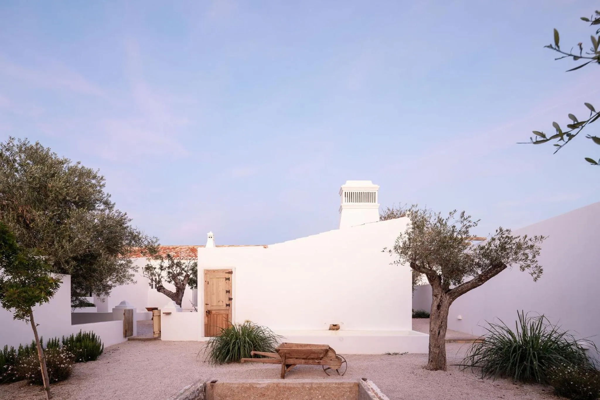 Property building in Hospedaria