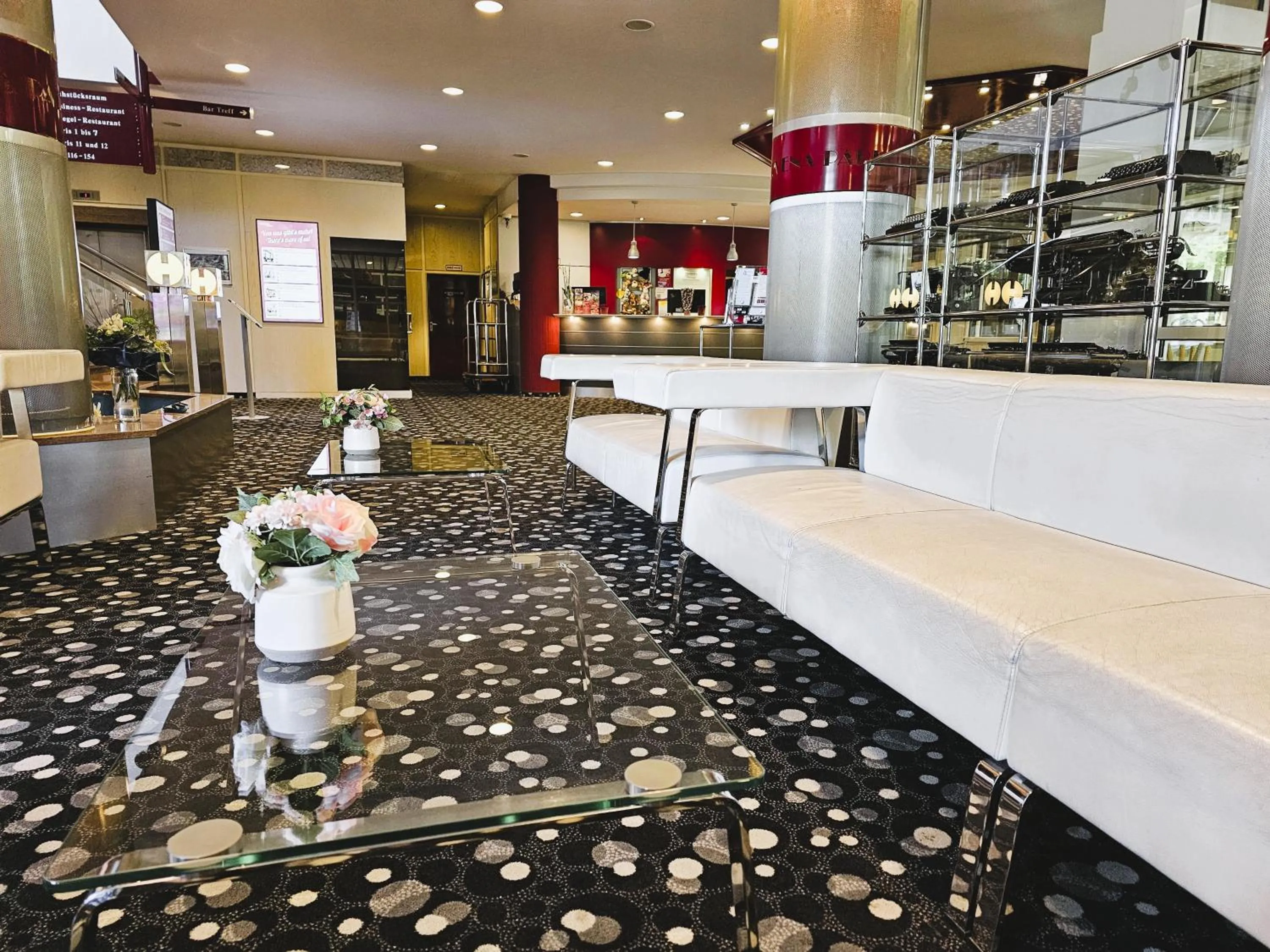 Lobby or reception in Arvena Park Hotel