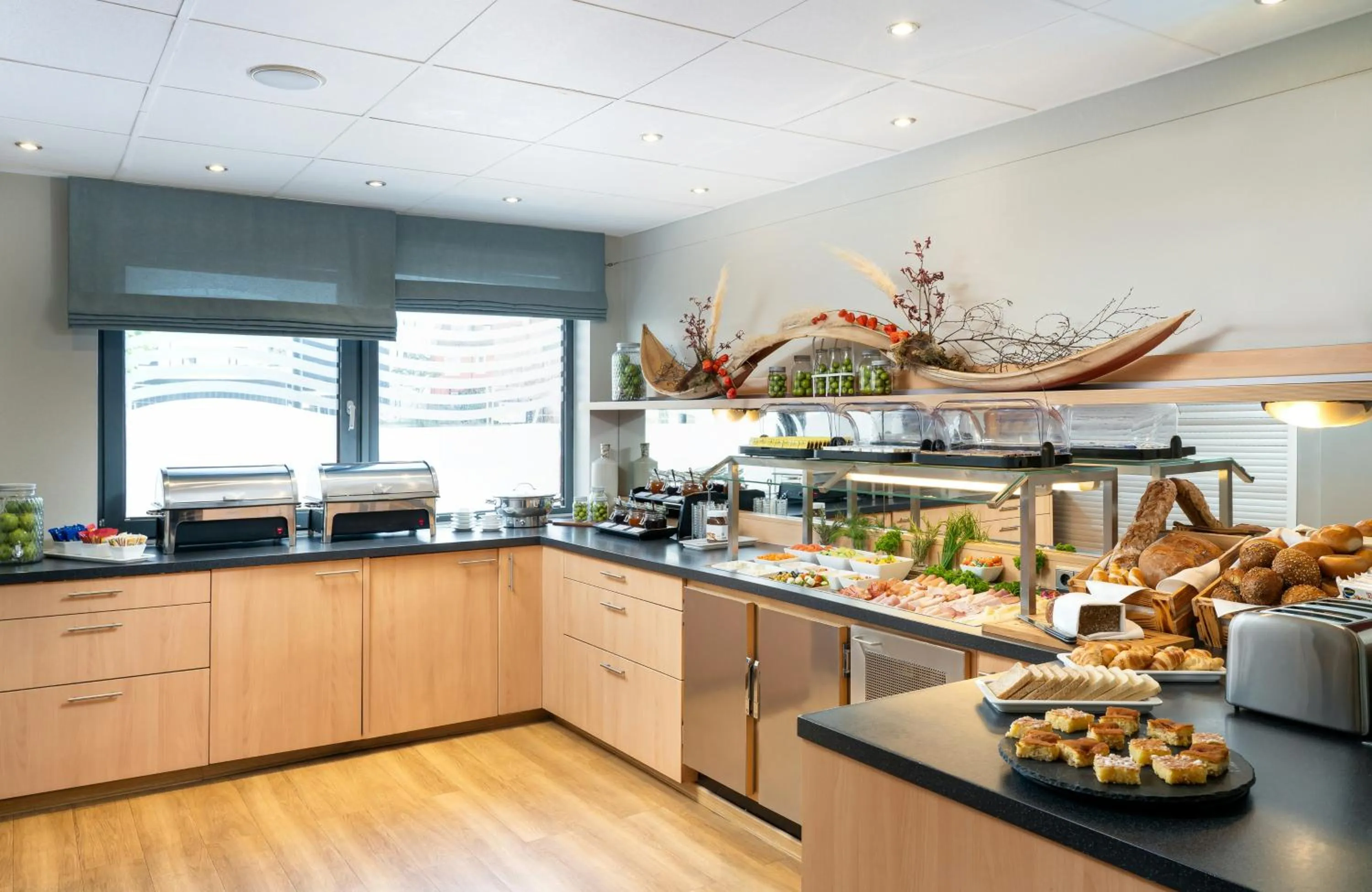 Buffet breakfast in Leonardo Hotel Nürnberg